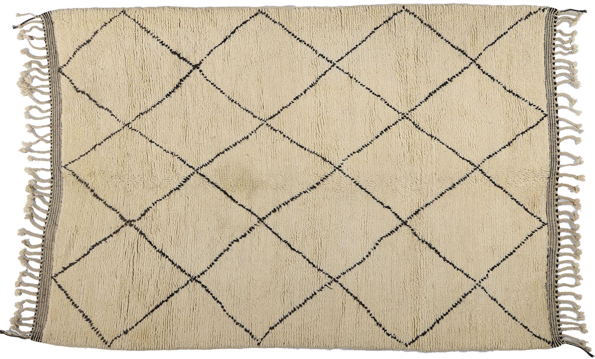 Marokkanischer Beni Ourain-Teppich im Vintage-Stil, Mid-Century Modern trifft auf Stammeskunst-Enchantment im Angebot 3
