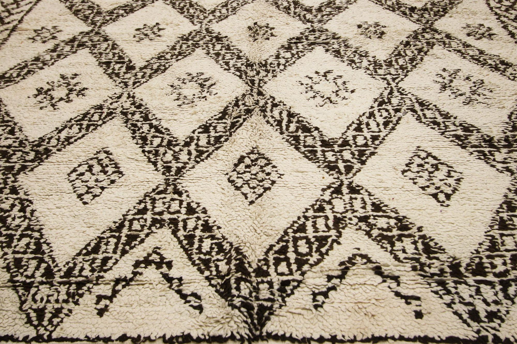 Mid-Century Modern Vintage Beni Ourain Moroccan Rug, Midcentury Modern Meets Cozy Boho For Sale