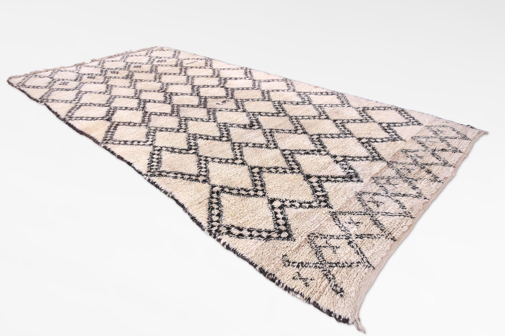 Marokkanischer Beni Ourain-Teppich im modernen Stil, Beni Ourain (20. Jahrhundert) im Angebot