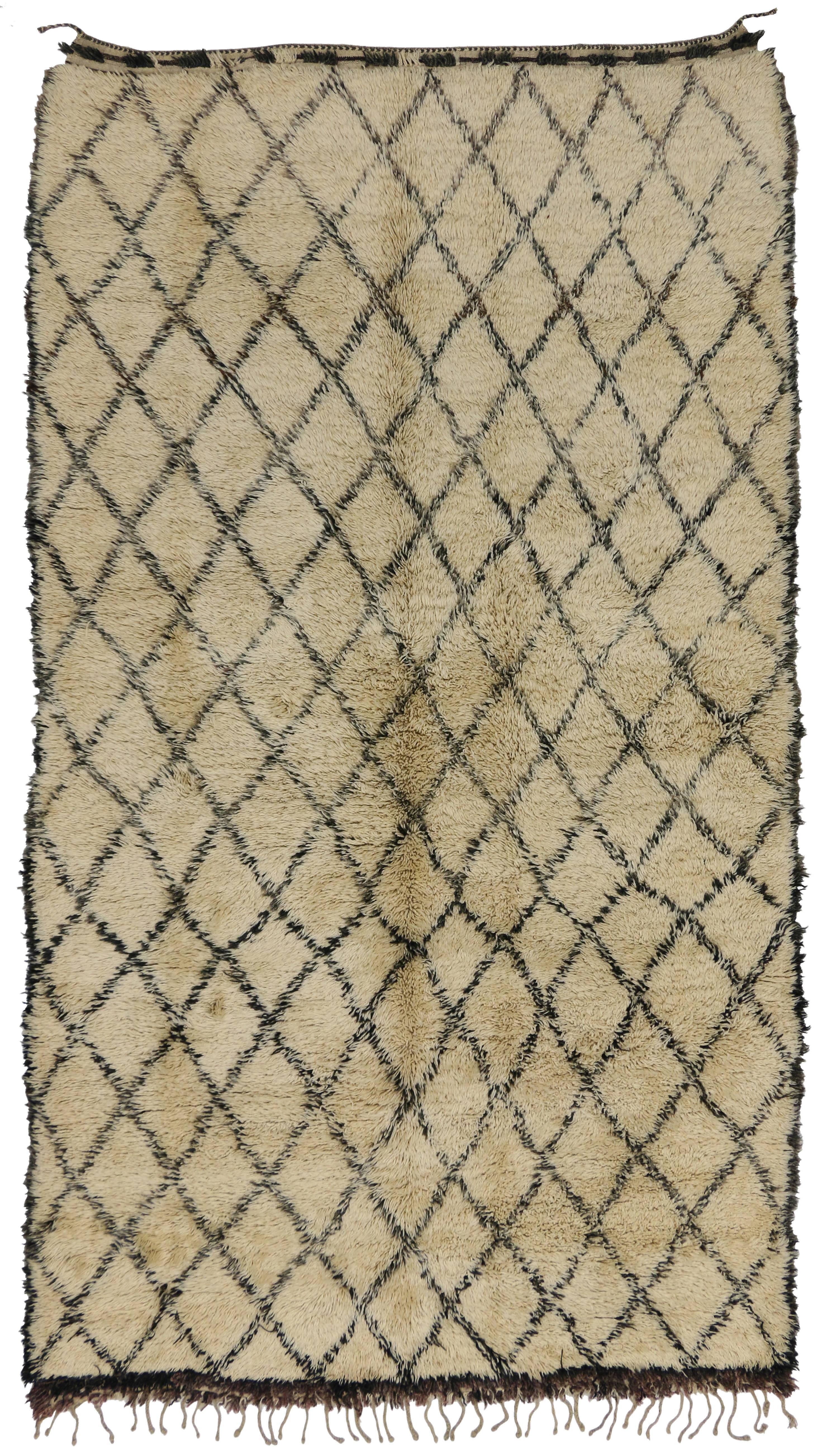 Marokkanischer Beni Ourain-Teppich im Vintage-Stil mit Mid-Century Modern-Stil im Angebot 6