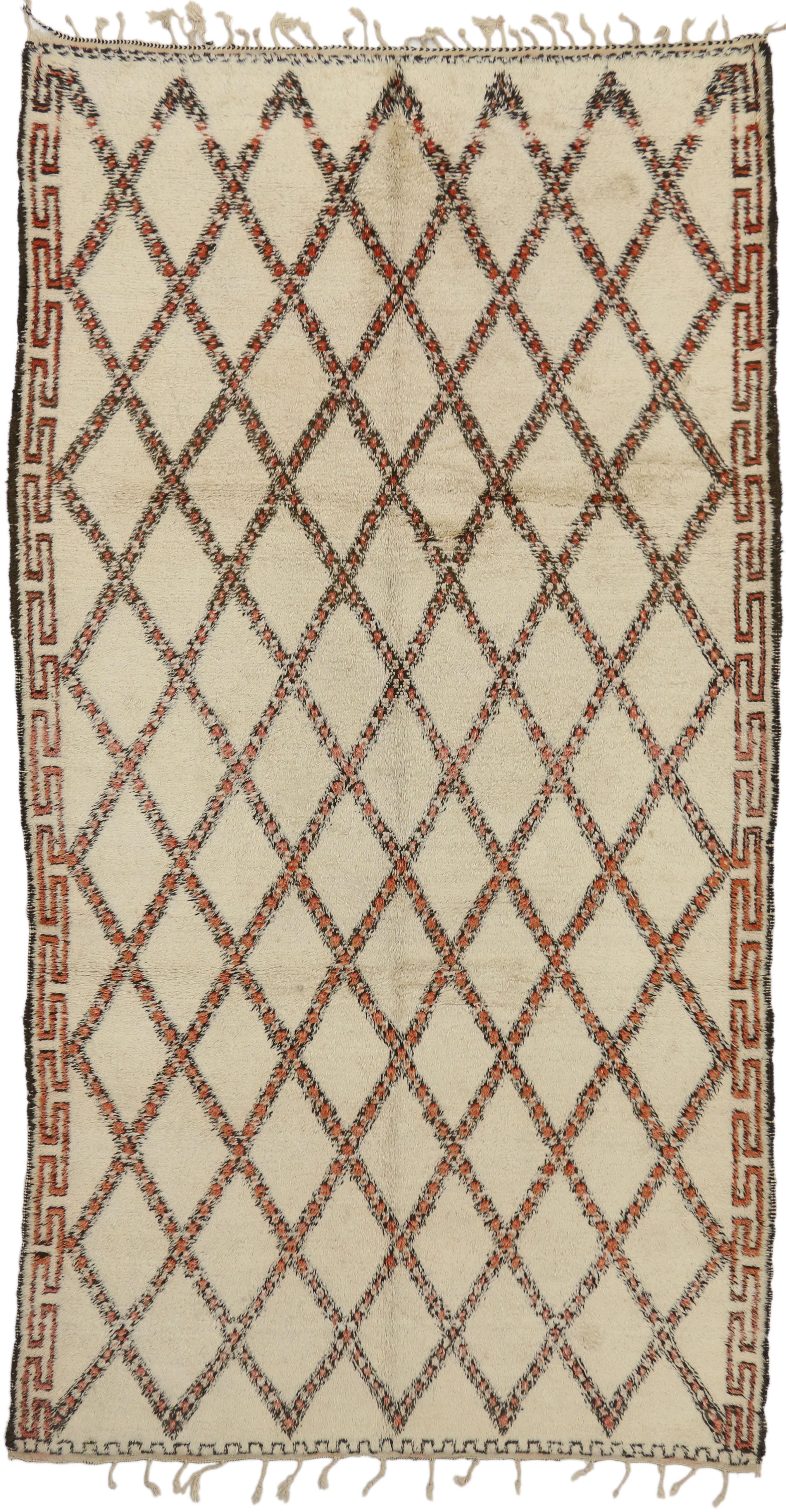 74727, vintage Beni Ourain Moroccan rug in traditional style. This hand-knotted wool vintage Beni Ourain Moroccan rug with Mid-Century Modern style features a lozenge trellis pattern on a neutral background. Bold, thick lines of black, coffee, red