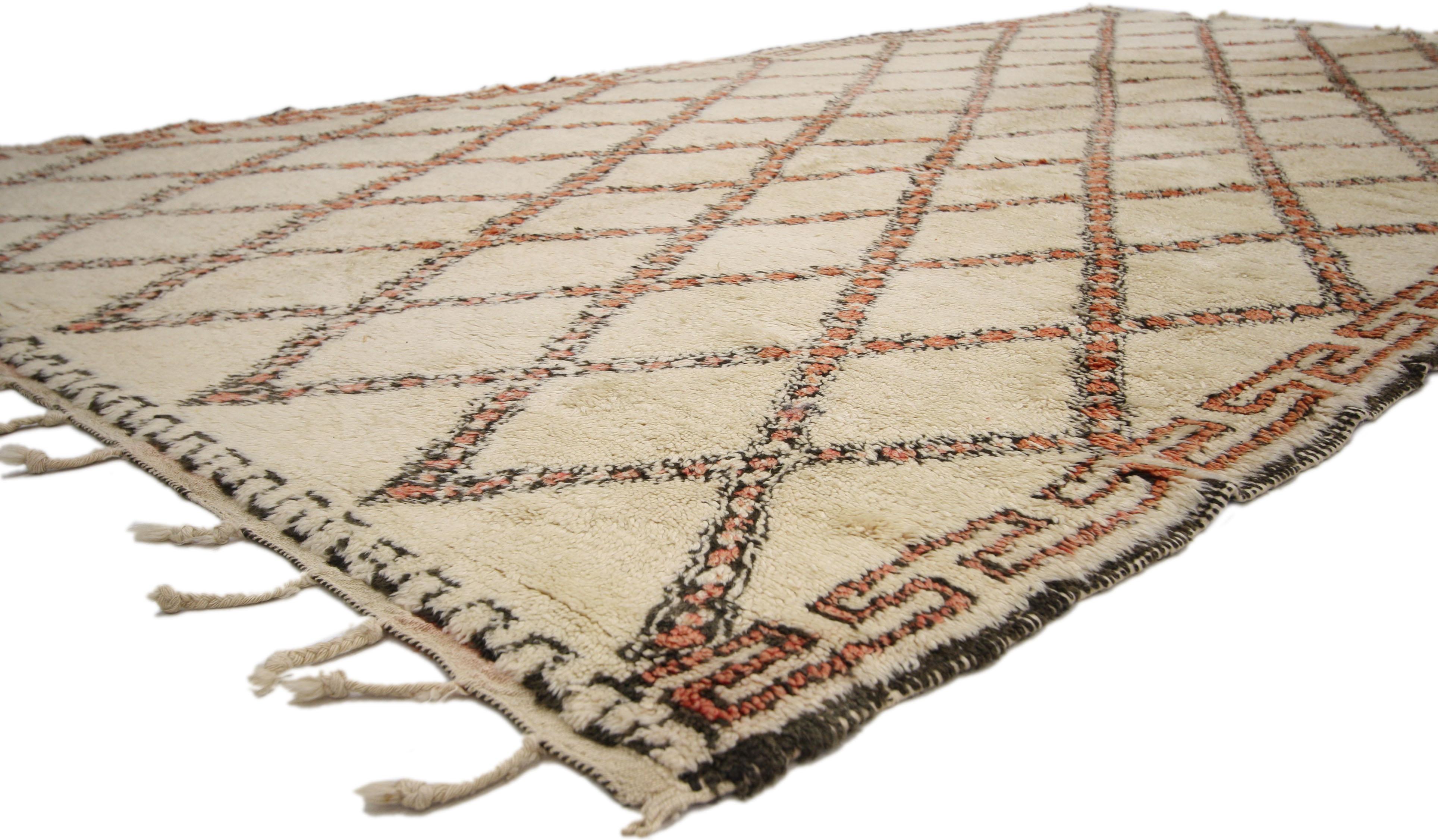 Vintage Beni Ourain Moroccan Rug with Modern Bauhaus Style and Hygge Vibes In Good Condition For Sale In Dallas, TX