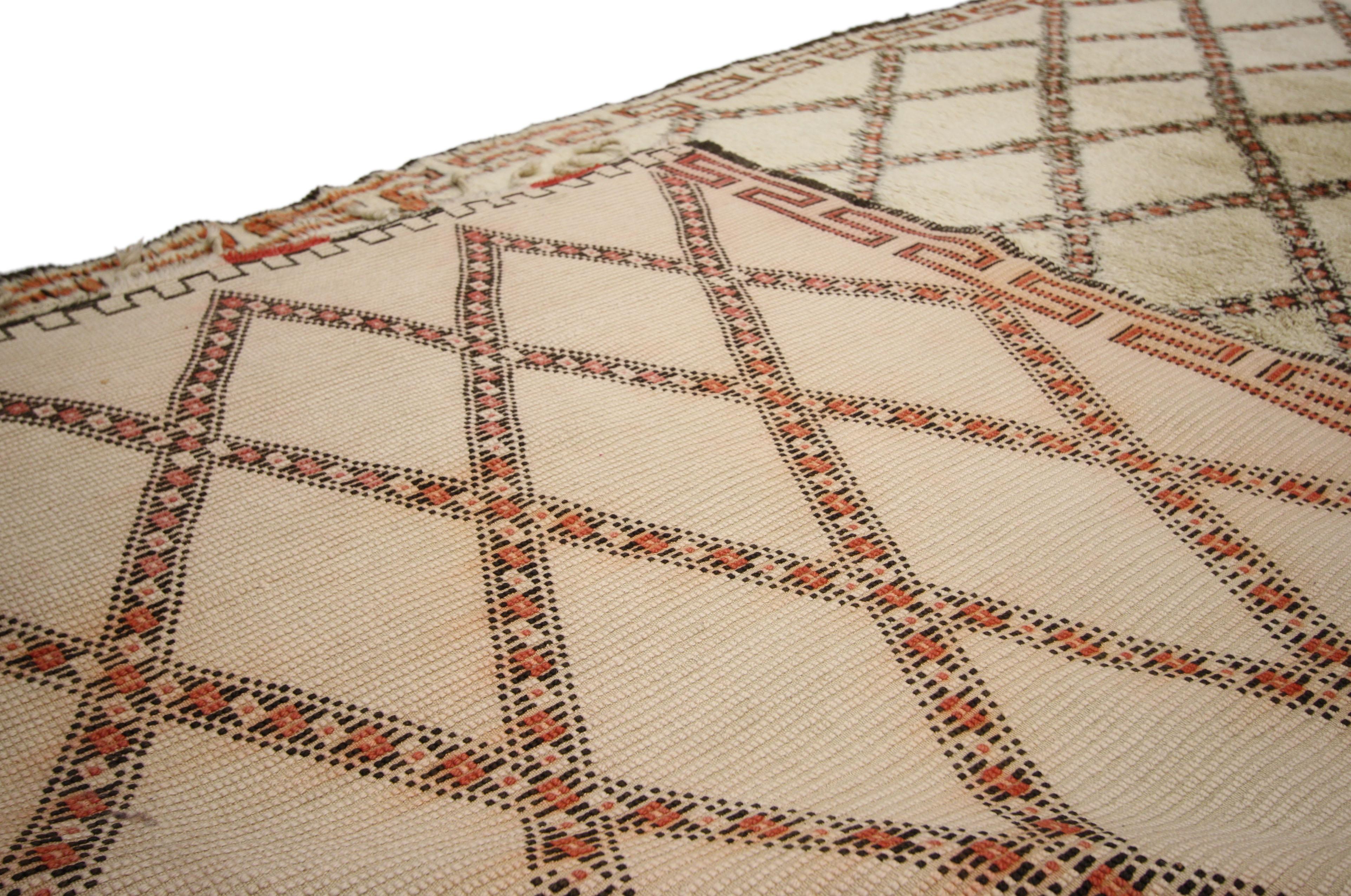 20th Century Vintage Beni Ourain Moroccan Rug with Modern Bauhaus Style and Hygge Vibes For Sale