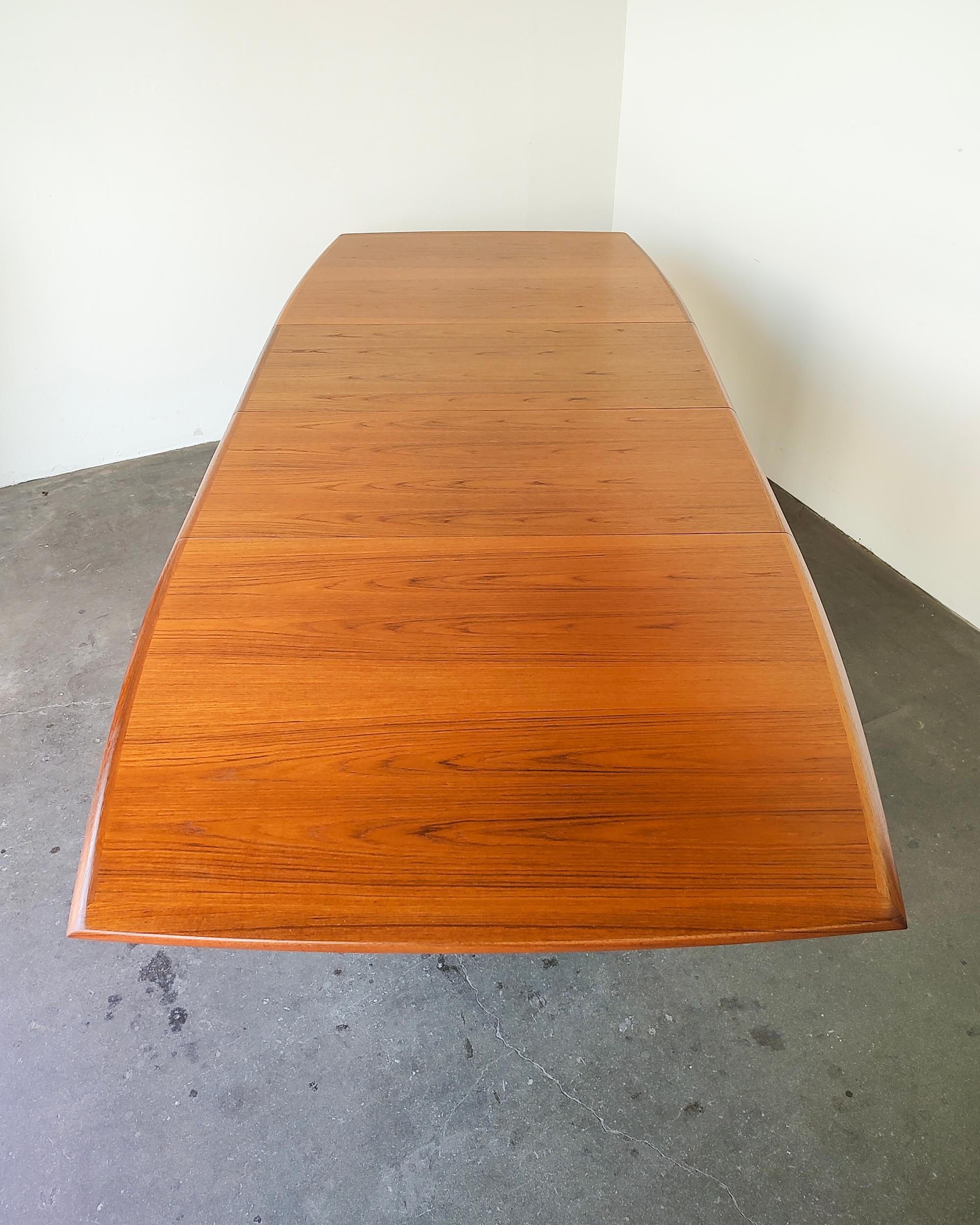 Mid-Century Modern Vintage Benny Linden Expanding Teak Dining Table 1970s