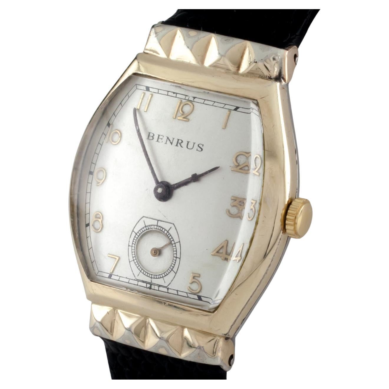 Vintage Benrus Gold geflochtene Tonneau-Uhr mit schwarzem Lederband im Angebot