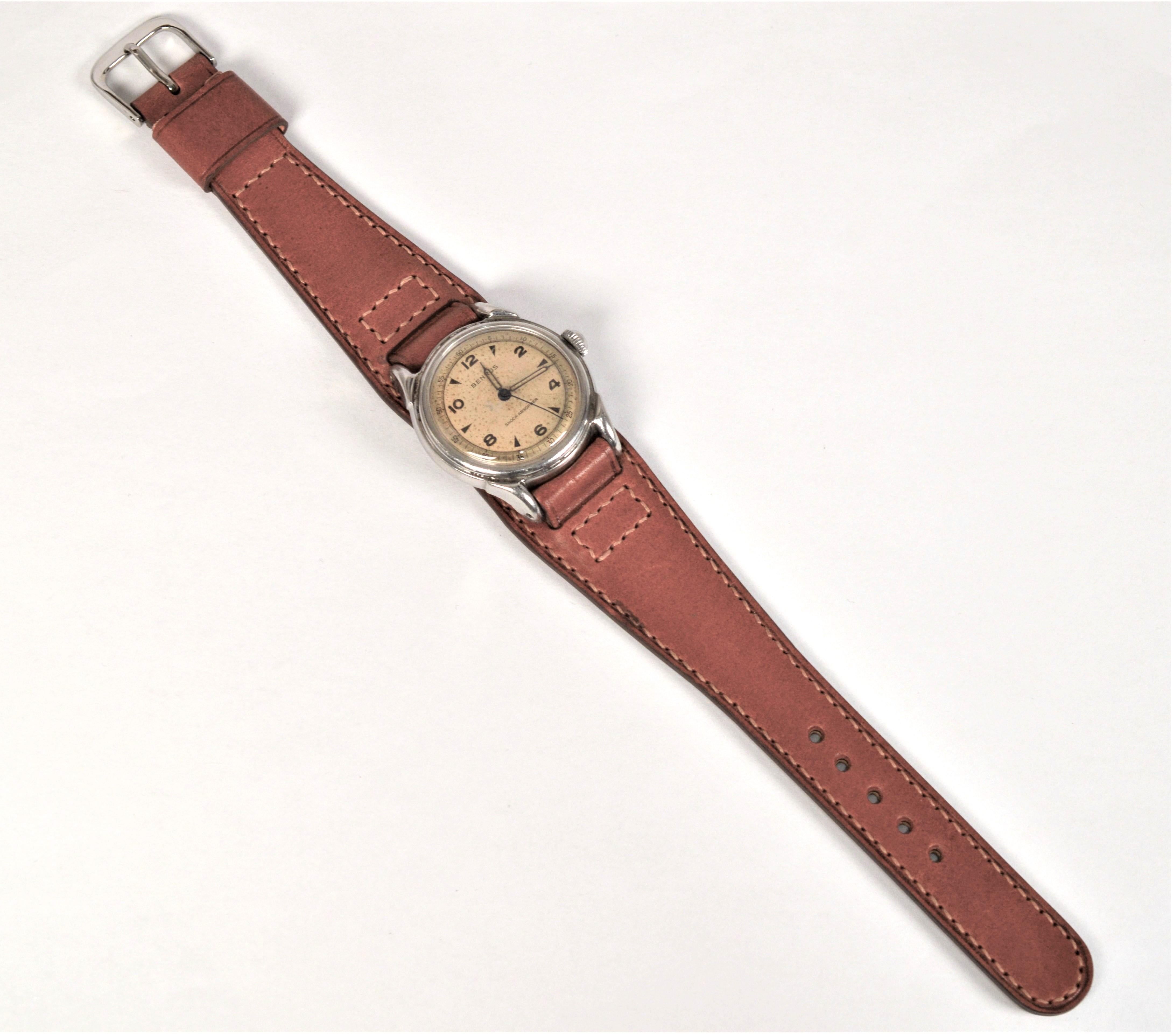 Vintage Benrus Military Style Armbanduhr im Militärstil mit Leder Bund-Armbanduhr im Zustand „Gut“ im Angebot in Mount Kisco, NY