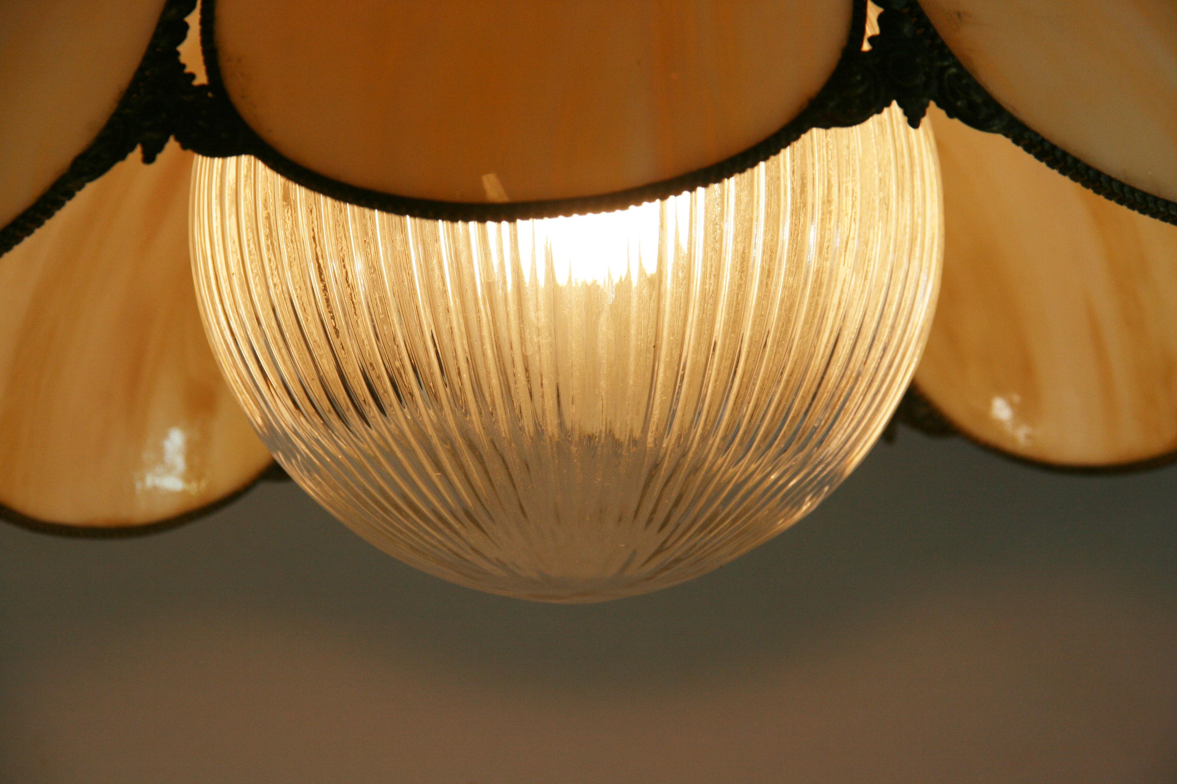 Vintage Bent Glass and Ribbed Clear Glass Pendant In Good Condition For Sale In Douglas Manor, NY