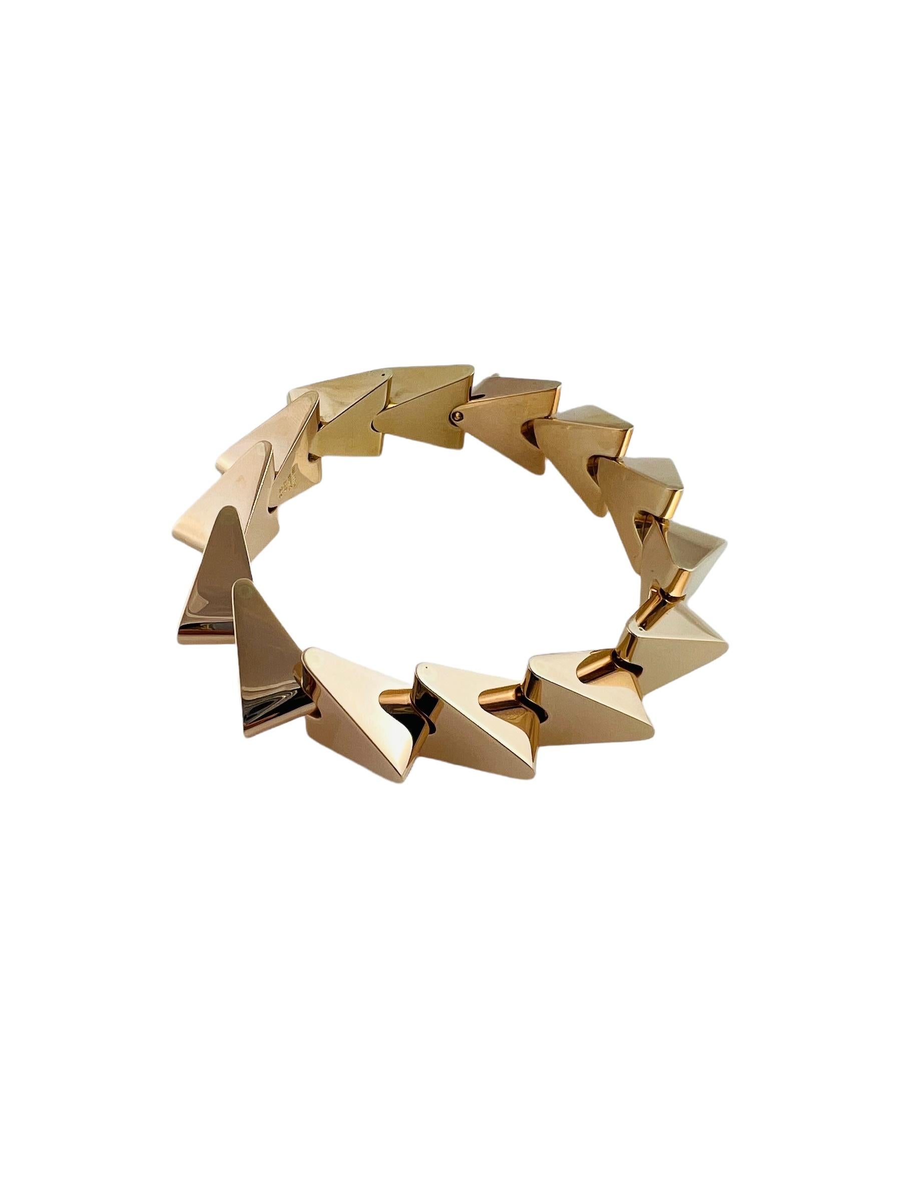 Vintage Bent Knudsen Denmark 14K Rose Gold Modernist Triangle Bracelet

This gorgeous modernist bracelet by Bent Knudsen ( 1924 - 1997 )is set in 14K rose gold

This bracelet is 8