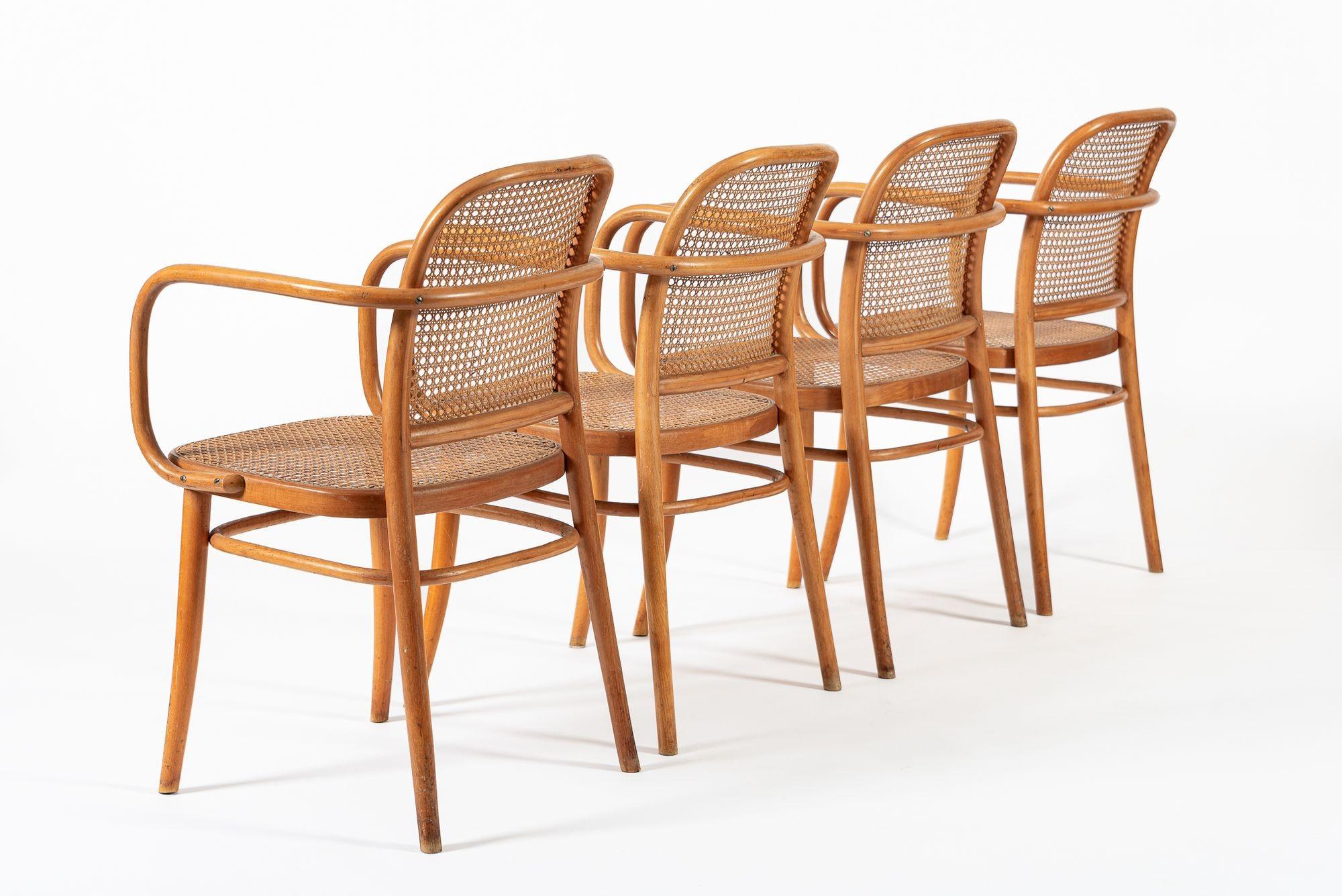 Cafe-Stühle aus gebogenem Holz und Korbweide von Josef Hoffman für Ligna, Vintage (Mitte des 20. Jahrhunderts) im Angebot
