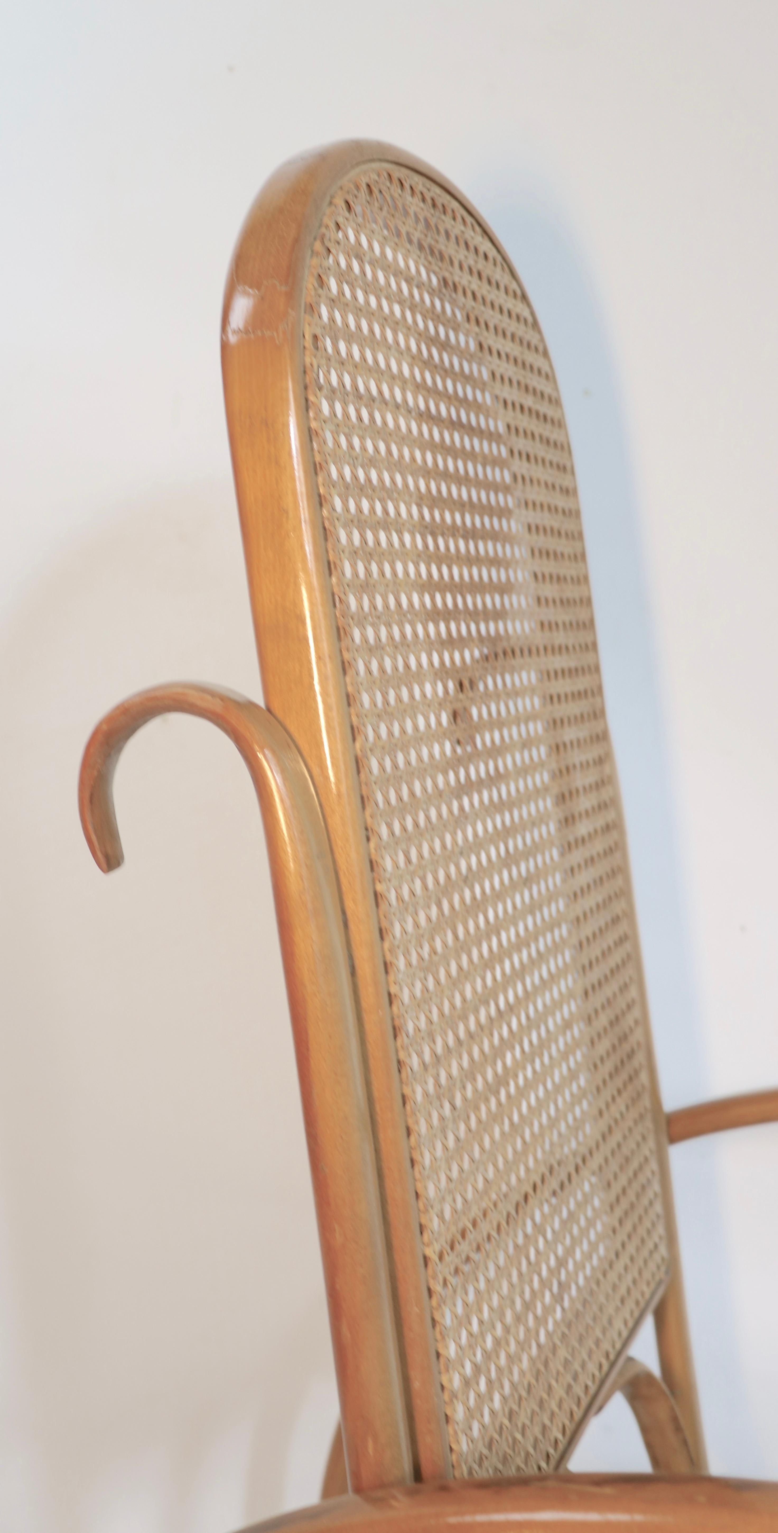 Rocking Chair aus Bugholz im Vintage-Stil, Thonet zugeschrieben im Angebot 1