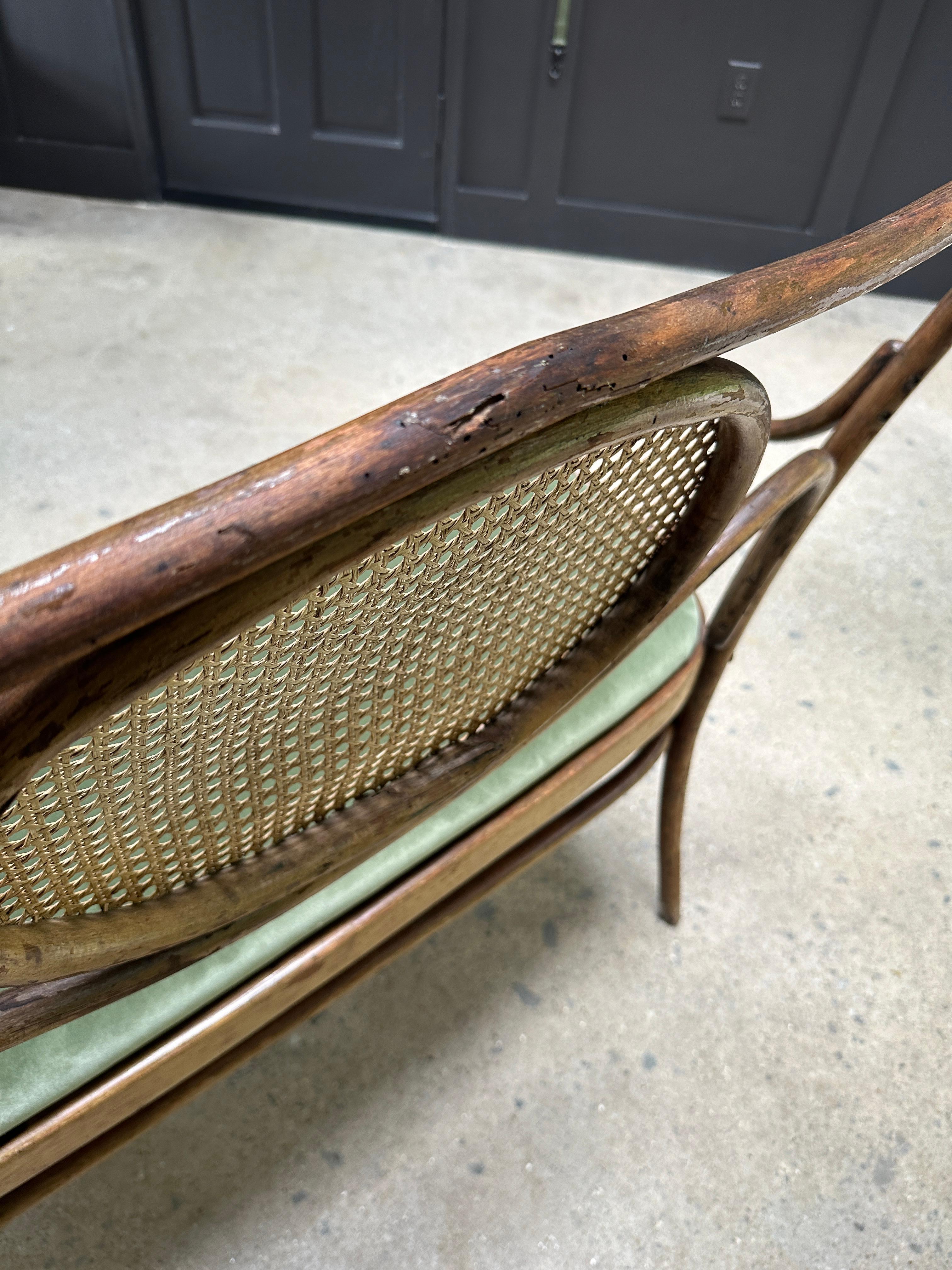 Vintage bentwood settee bench in the style of Thonet. Circa 1940s 3
