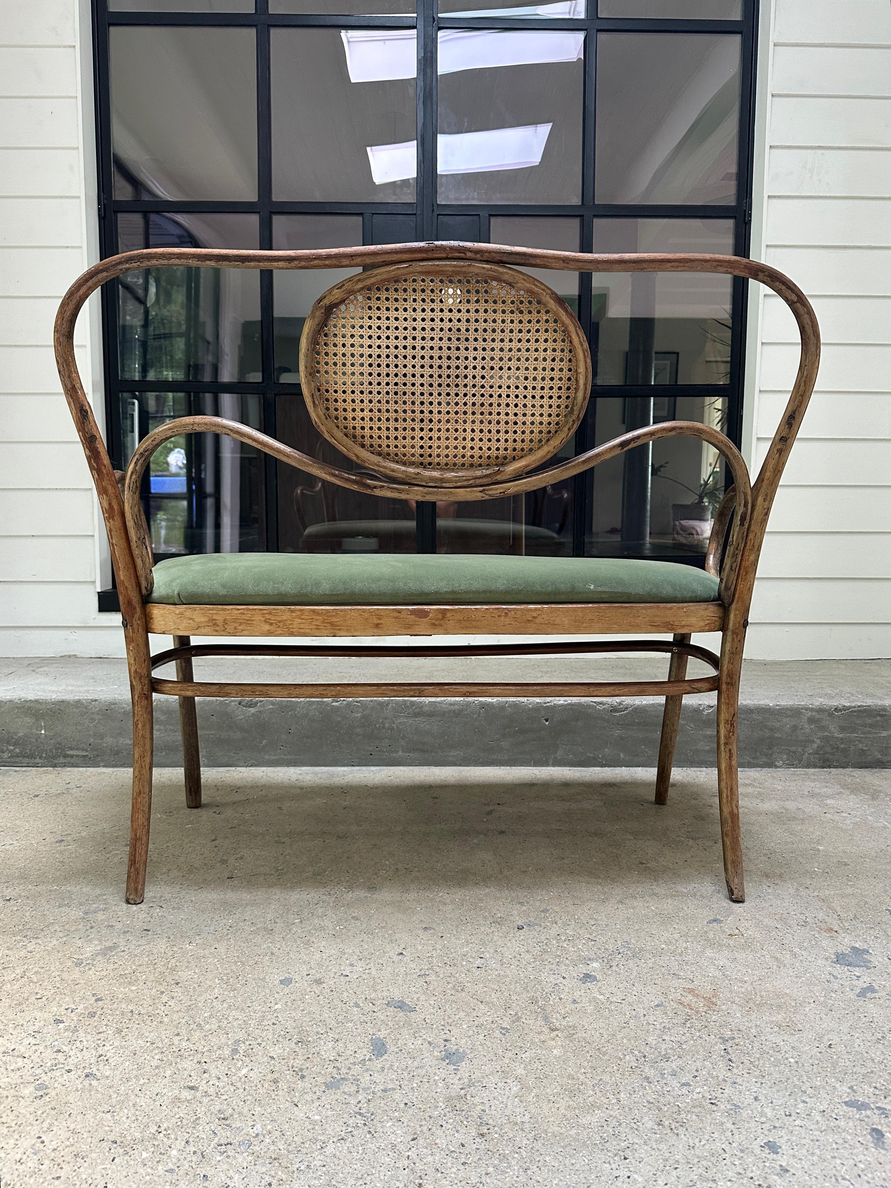 Vintage bentwood settee bench in the style of Thonet. Circa 1940s 1