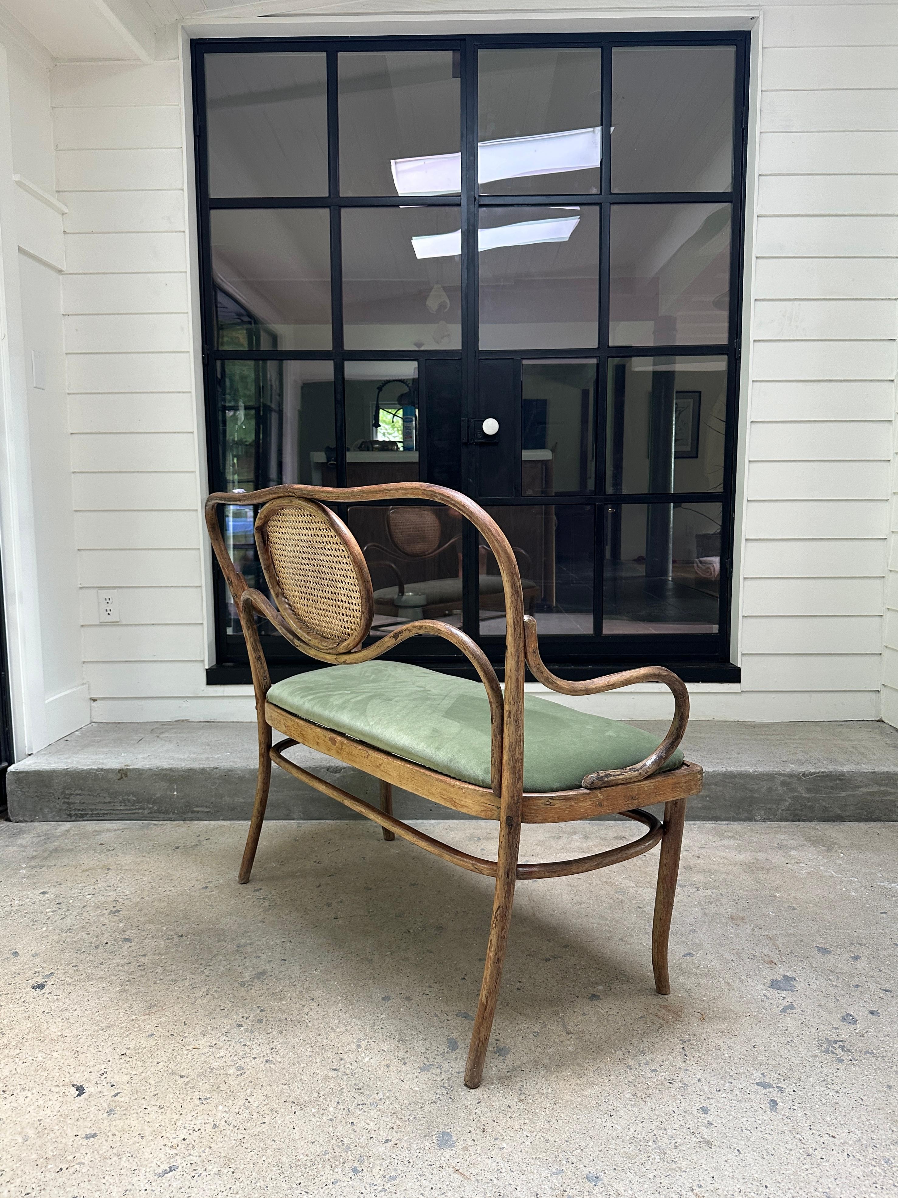 Vintage bentwood settee bench in the style of Thonet. Circa 1940s 2