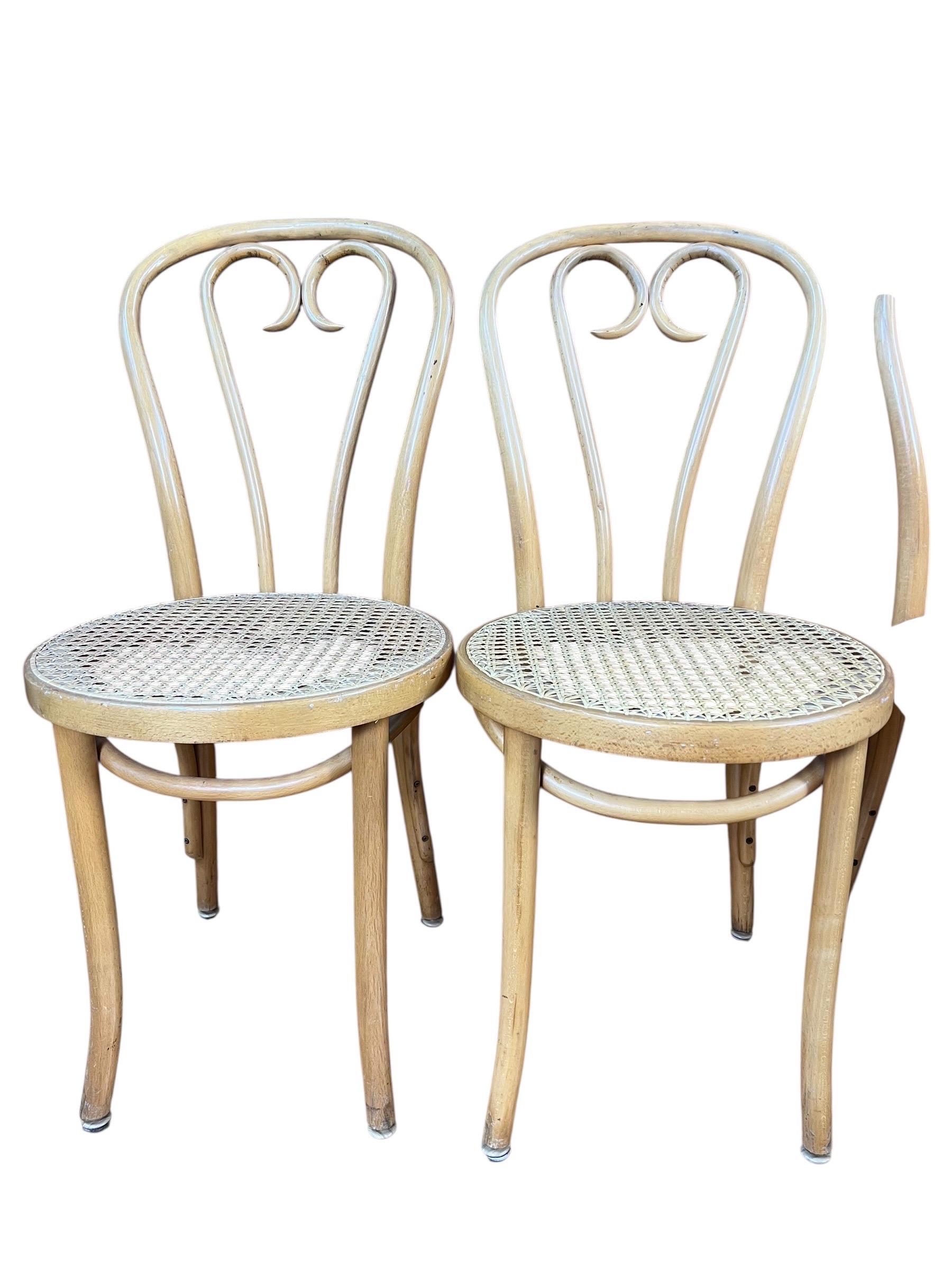 Sedie da caffè in stile Thonet in legno di borgogna d'epoca - Set di 4 sedie in vendita 6