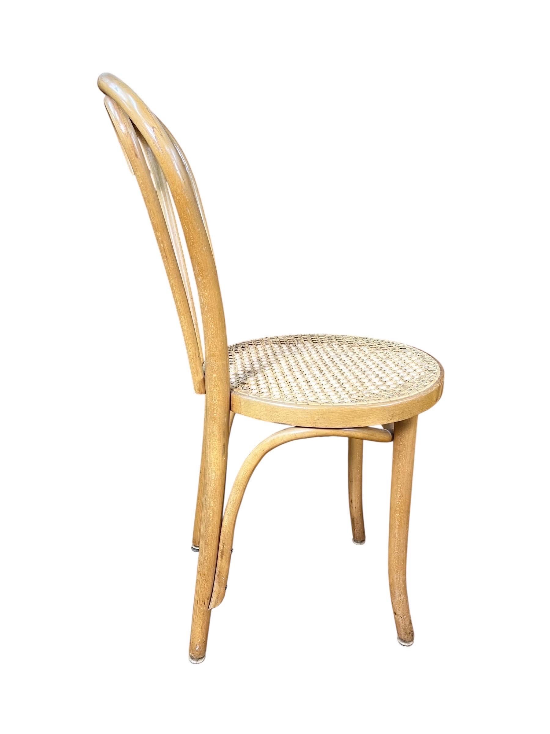 Sedie da caffè in stile Thonet in legno di borgogna d'epoca - Set di 4 sedie In condizioni buone in vendita a Esperance, NY