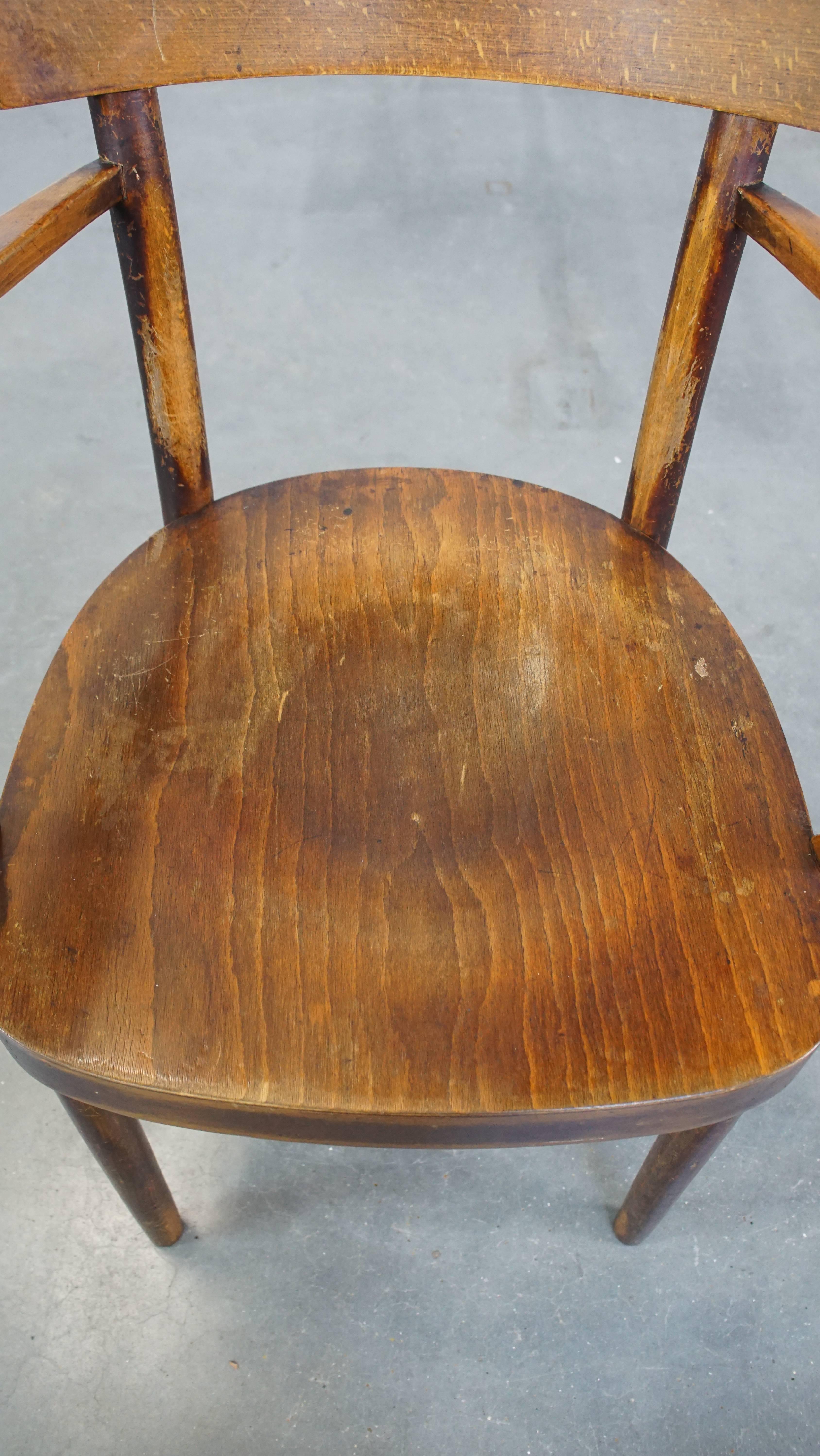 Wood Vintage bentwood Thonet style café/dining room chair from the 1940s For Sale