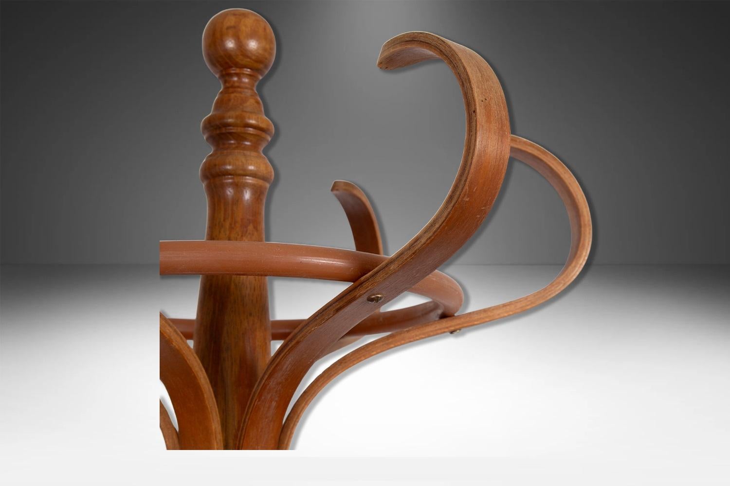 Vintage Bentwood Thonet Style Coat Hat Rack Hall Tree In Fair Condition For Sale In Baltimore, MD