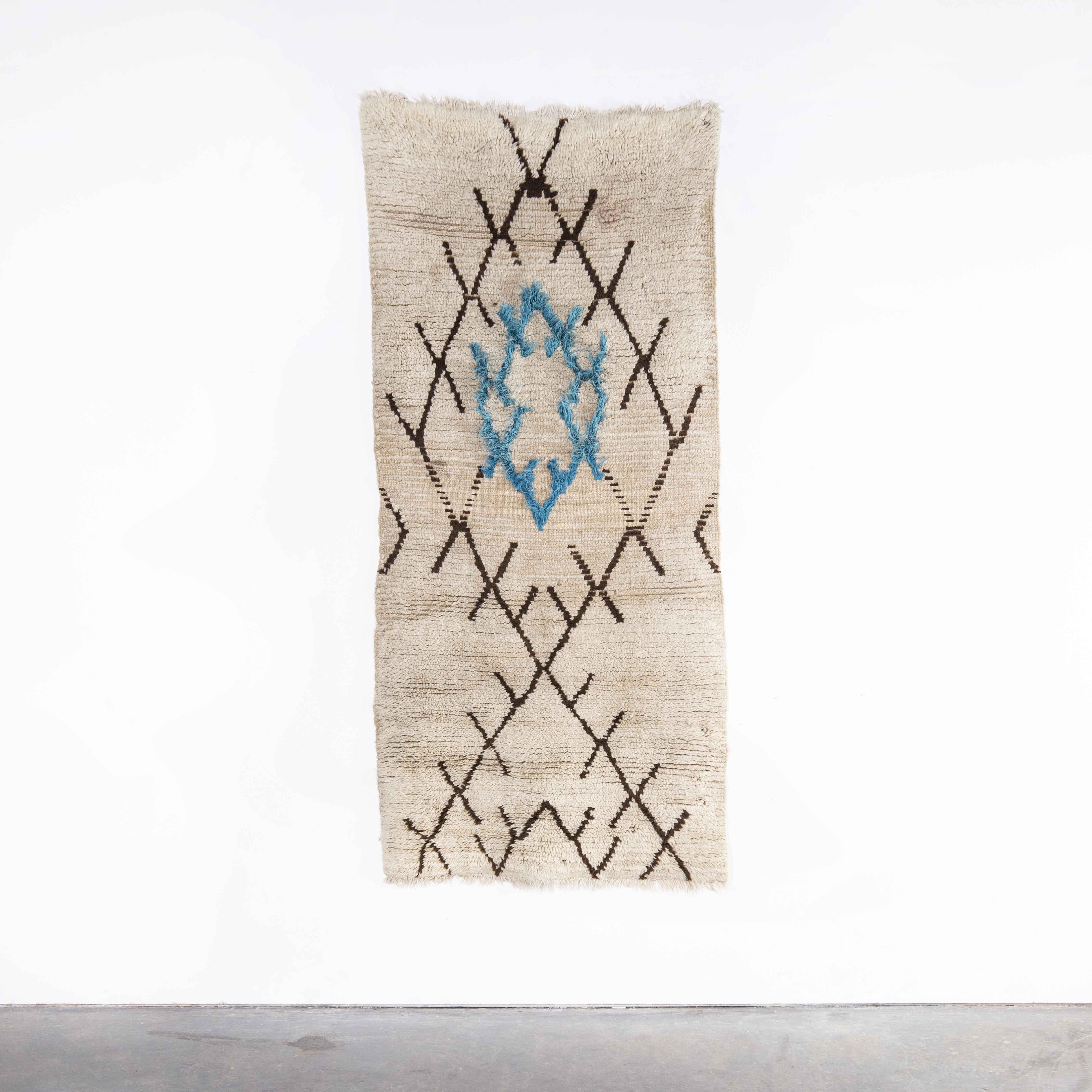 Vintage Berber Azilal Monochromatic Diamond Graphic Rug
Vintage Berber Azilal Monochromatic Diamond Graphic Rug. Azilal rugs are the most exuberant and colourful of Berber rugs, Diamonds shapes and strong lines play heavily into the design of Azilal