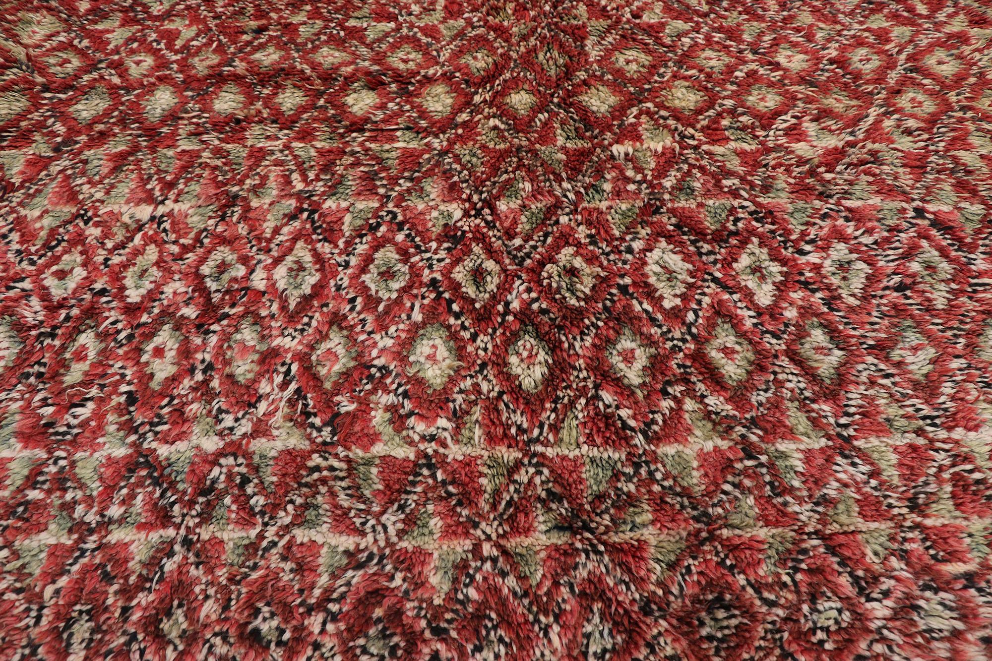 Marokkanischer Beni M'guild-Teppich aus Berber (Handgeknüpft) im Angebot