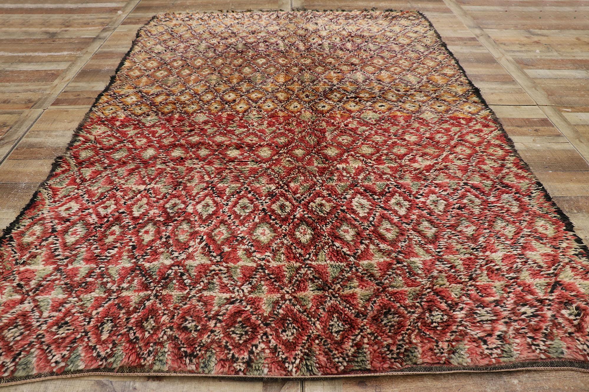 Marokkanischer Beni M'guild-Teppich aus Berber (Wolle) im Angebot