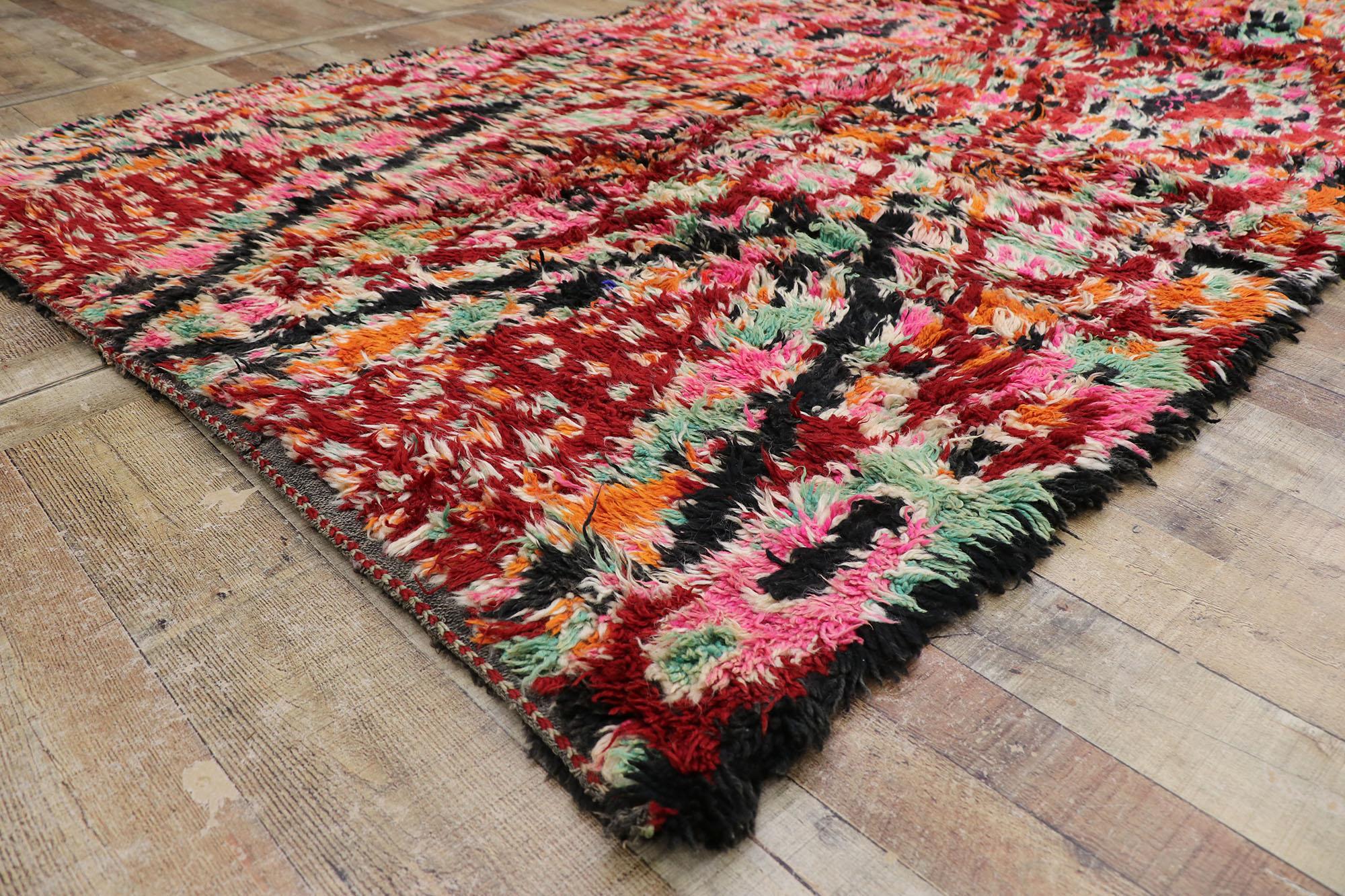 Marokkanischer Berber Beni M'Guild-Teppich mit böhmischem Stil (20. Jahrhundert) im Angebot