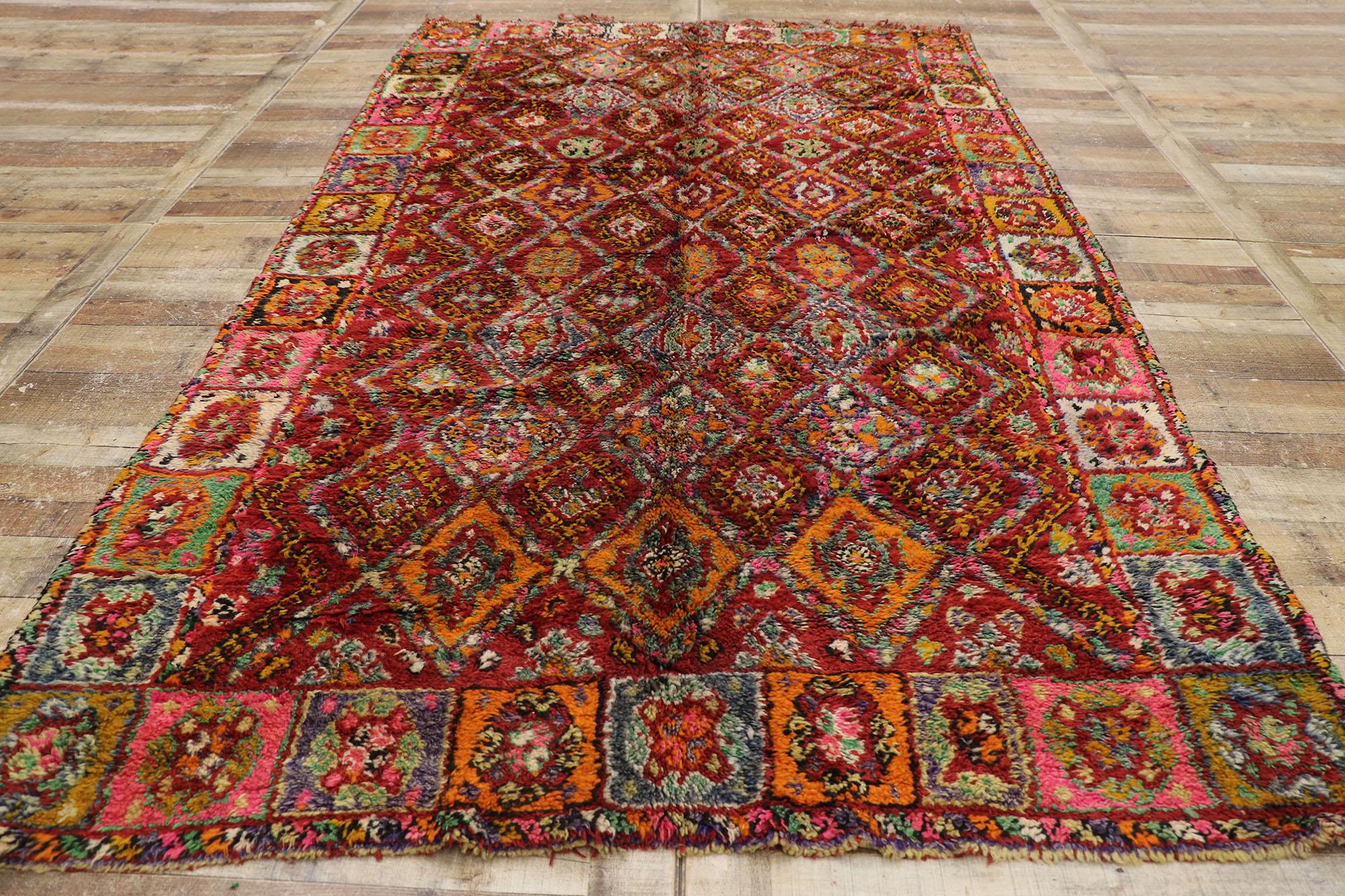 XX secolo Tappeto marocchino berbero vintage Beni M'Guild con stile bohémien in vendita