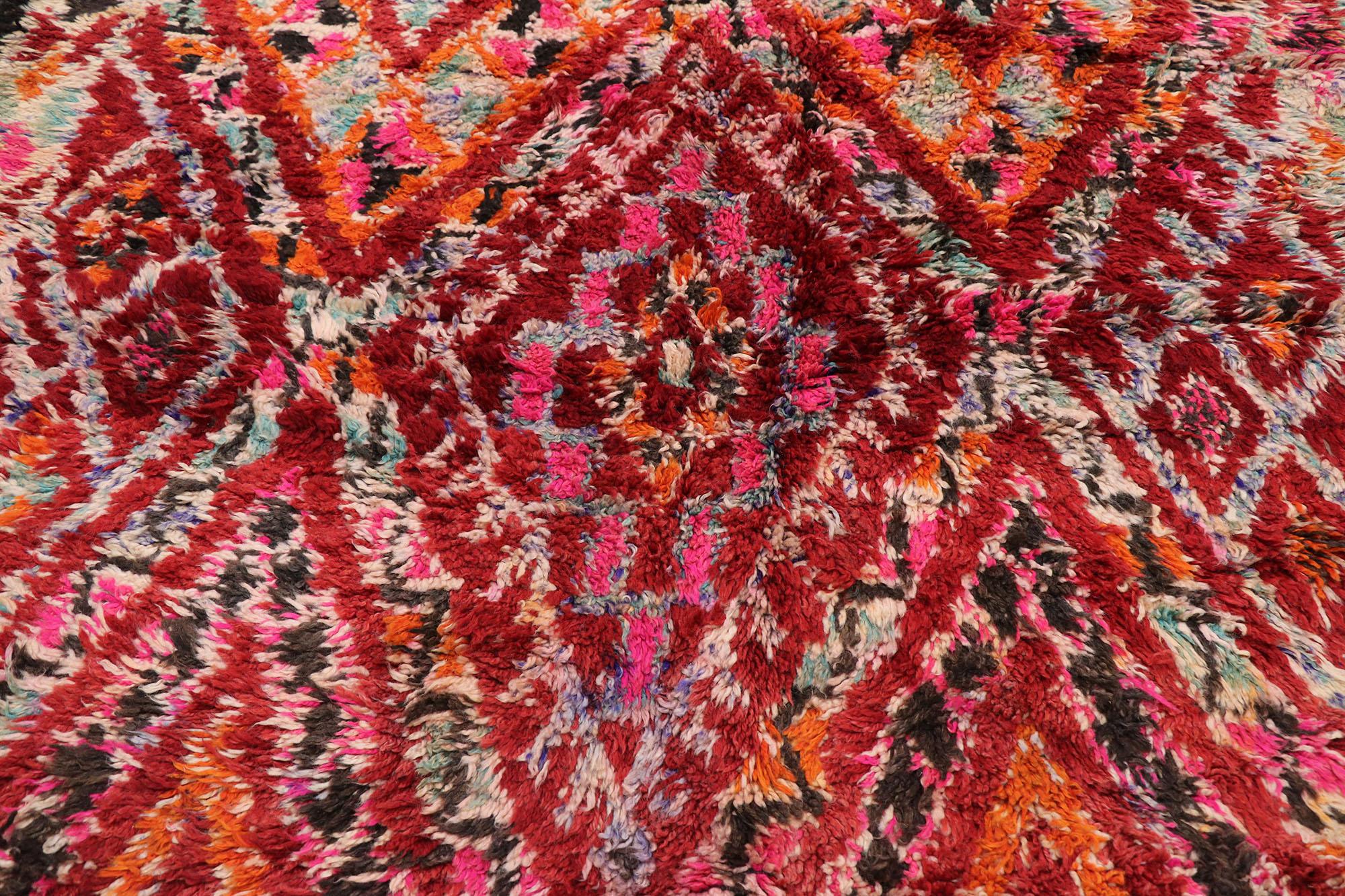 Vintage Berber Beni M'Guild Moroccan Rug with Boho Chic Tribal Style In Good Condition For Sale In Dallas, TX