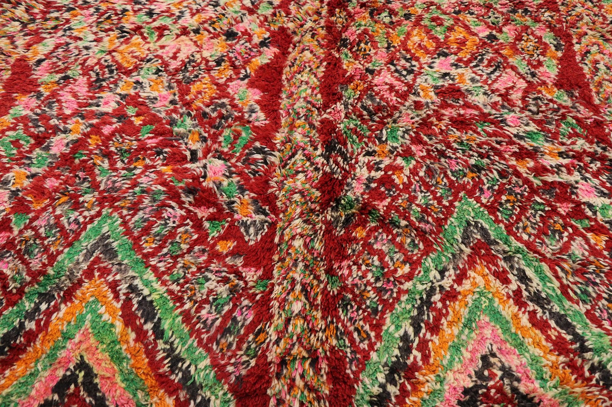 Vintage Berber Beni M'guild Moroccan Rug with Boho Chic Tribal Style In Good Condition For Sale In Dallas, TX