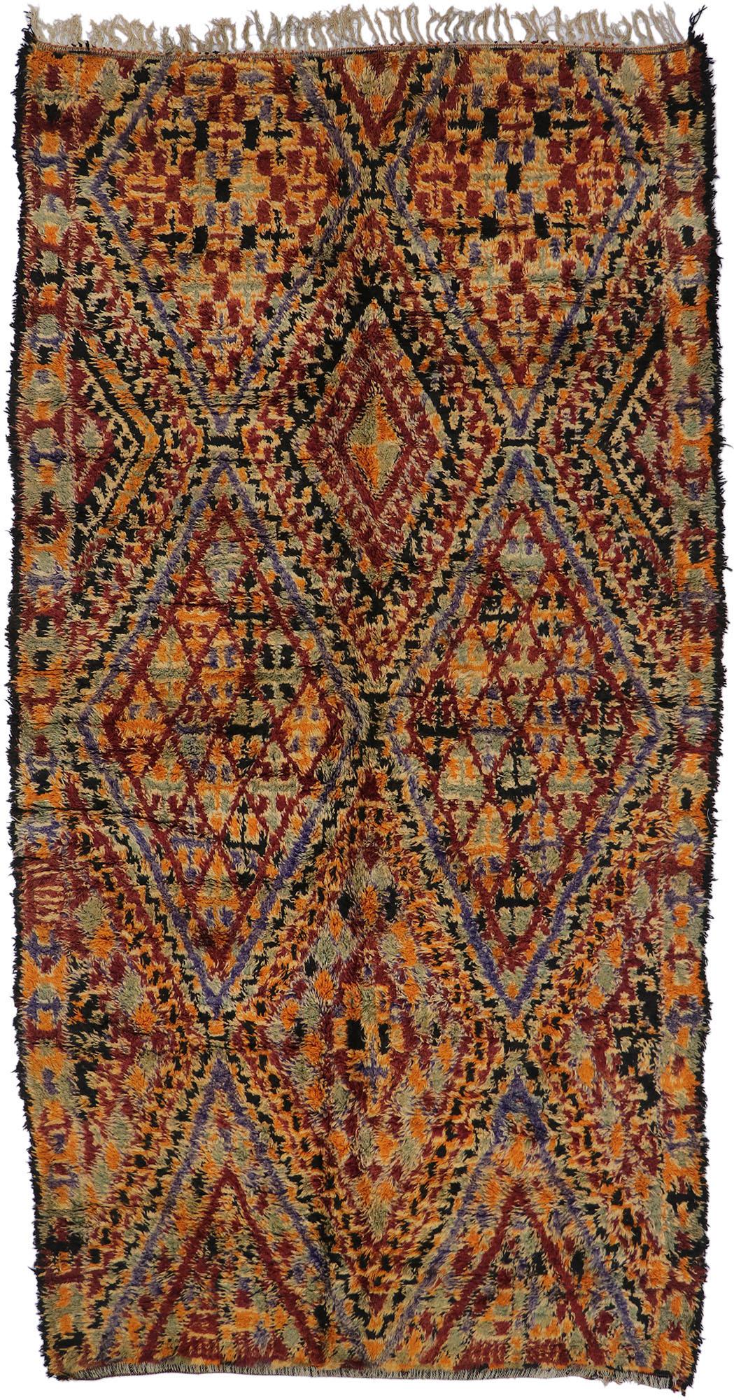 Marokkanischer Berber Beni M'Guild Vintage-Teppich mit modernem Mid-Century-Modern-Stil im Angebot 2