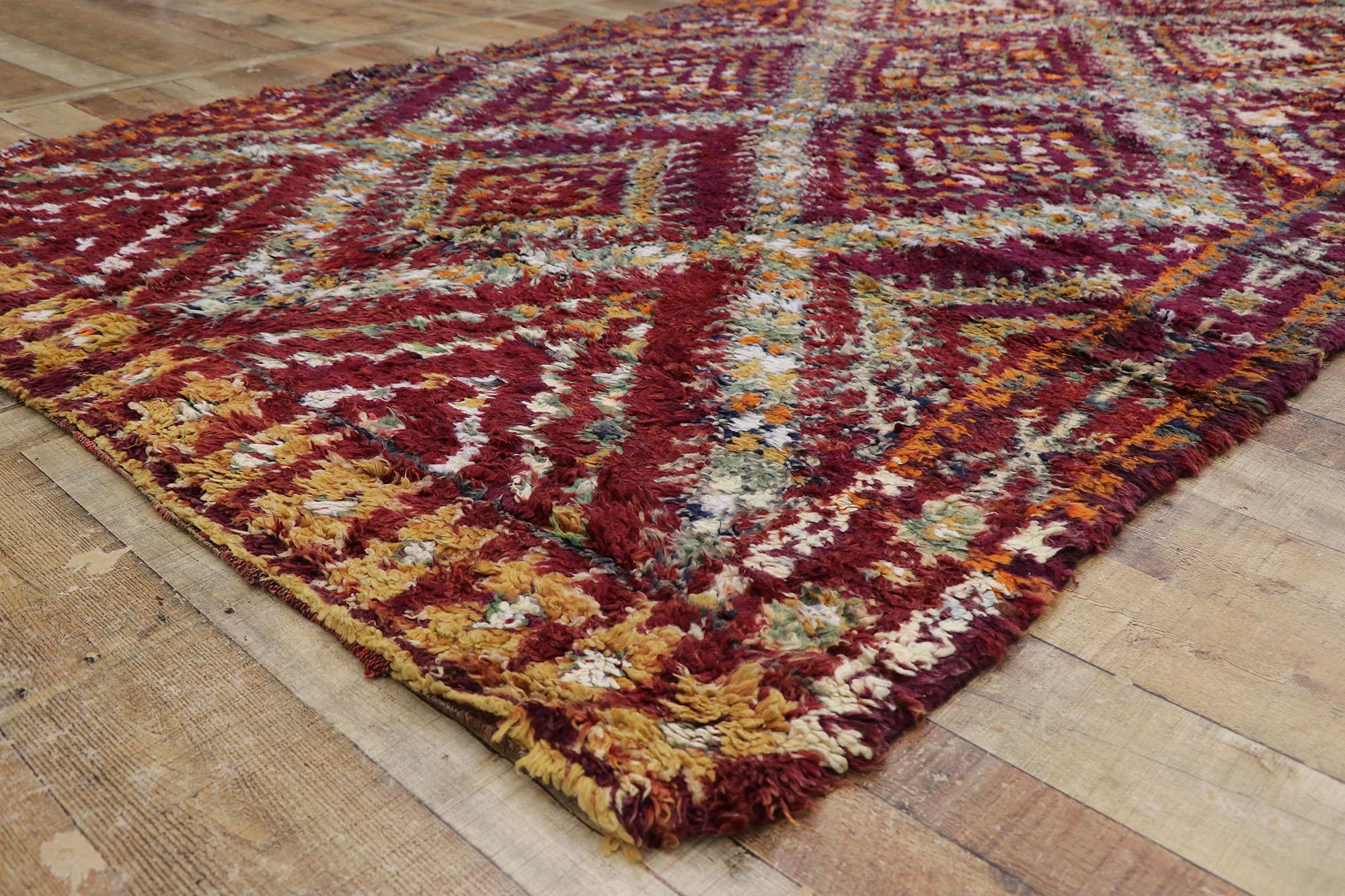 Marokkanischer Berber Beni M'Guild-Teppich im Stammesstil (20. Jahrhundert) im Angebot