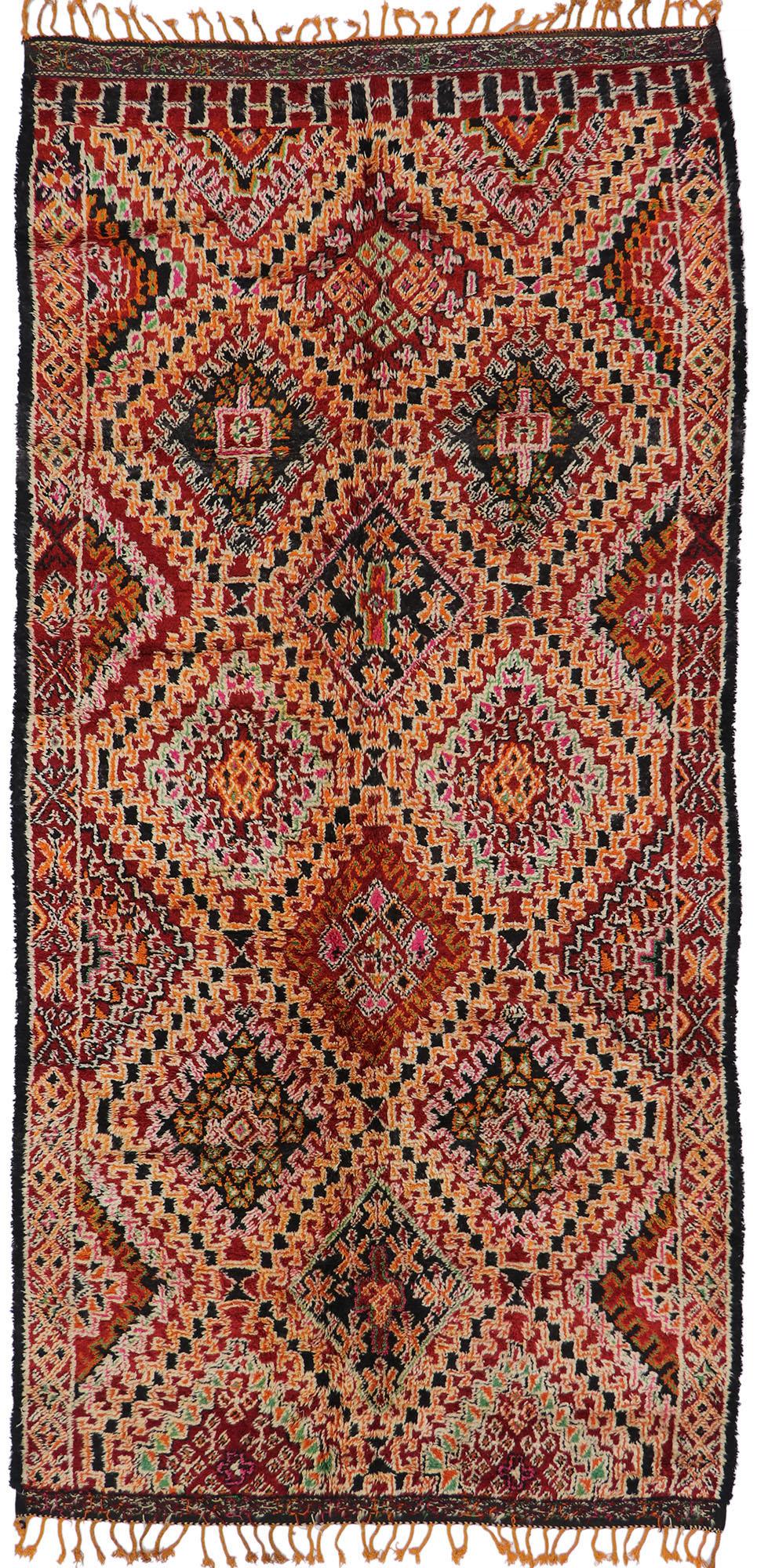Alfombra marroquí bereber Beni M'Guild de los años 80 con estilo moderno en venta 1