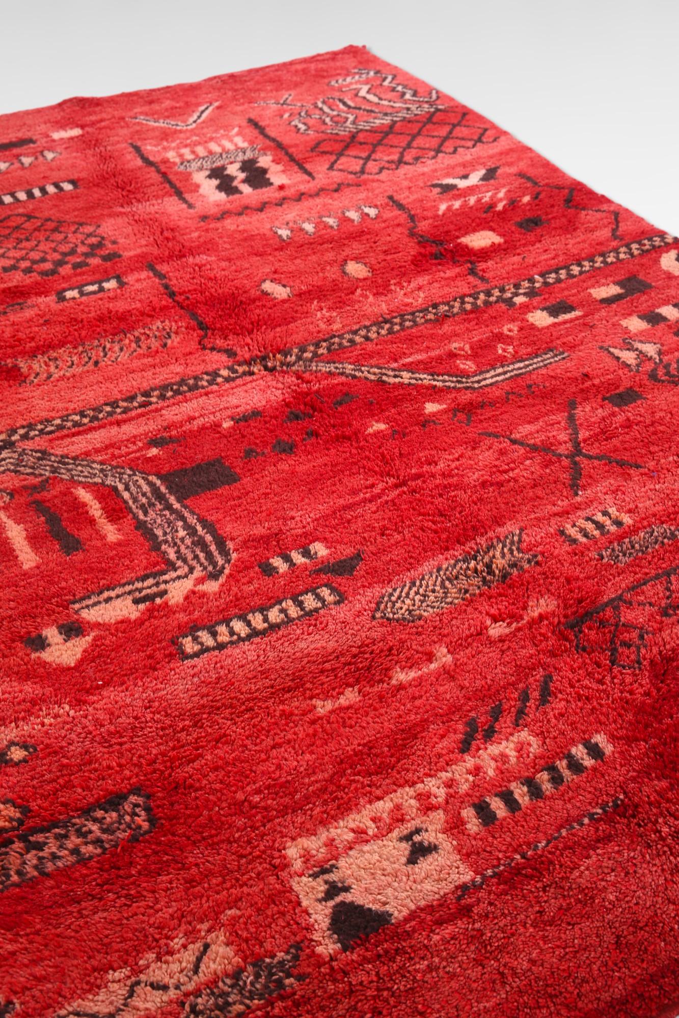 Vintage Berber Beni Mrirt Marokkanischer Teppich (Ende des 20. Jahrhunderts) im Angebot