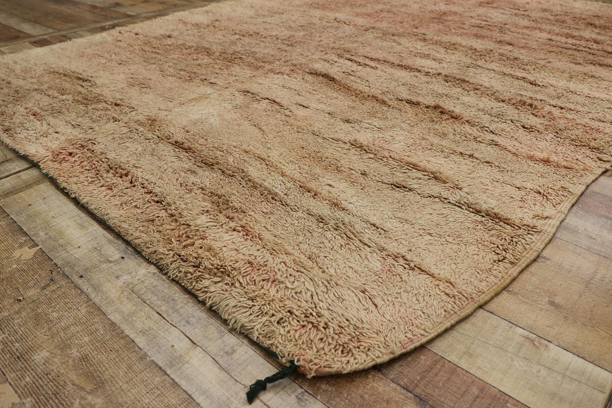 20th Century Vintage Berber Beni Mrirt Moroccan Rug with Organic Modern Style For Sale