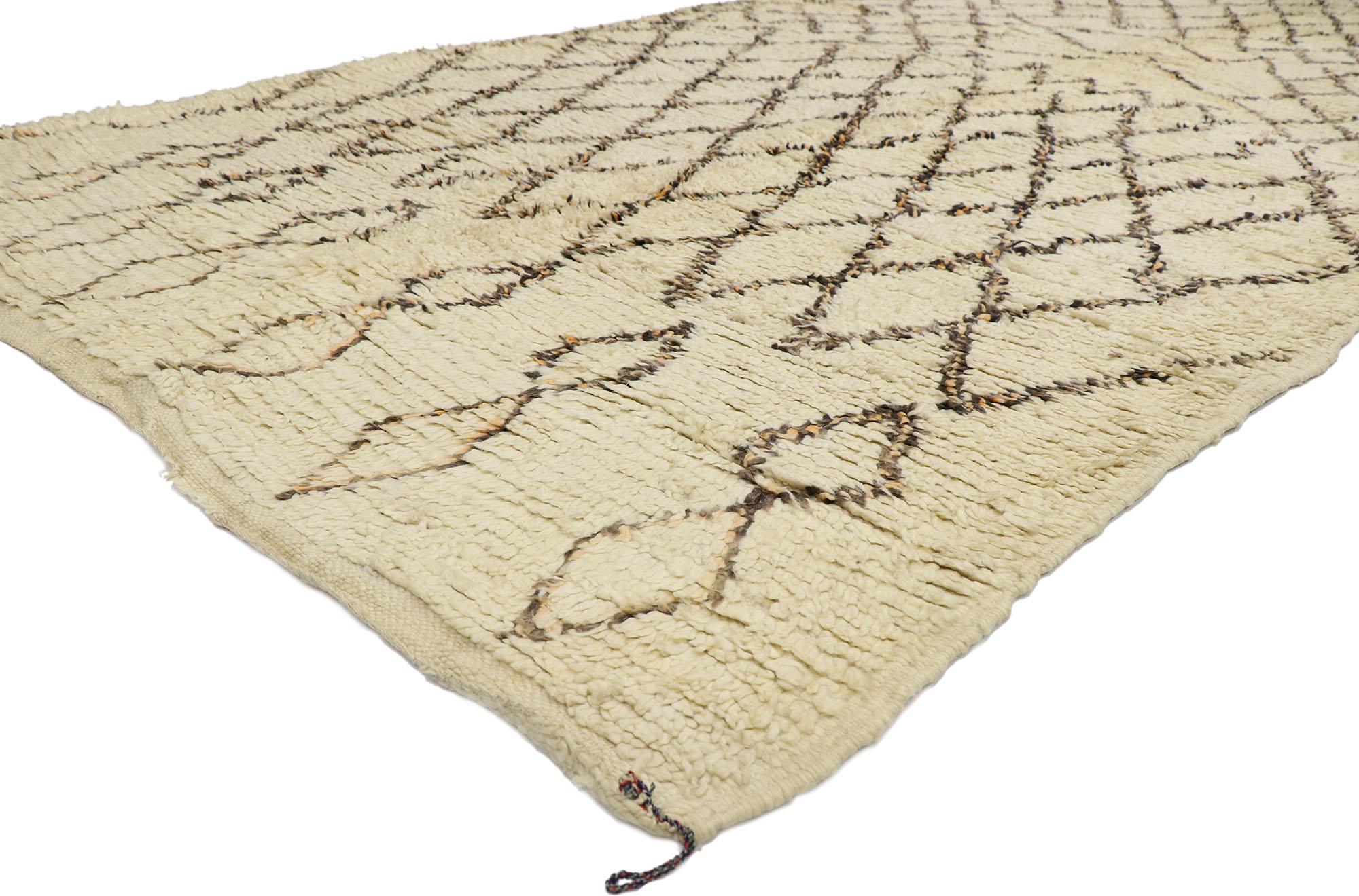 21348 vintage Berber Beni Ourain Moroccan rug with Mid-Century Modern style 06'08 x 13'05. With its simplicity, plush pile and Mid-Century Modern style, this hand knotted wool vintage Berber Beni Ourain Moroccan rug provides a feeling of cozy