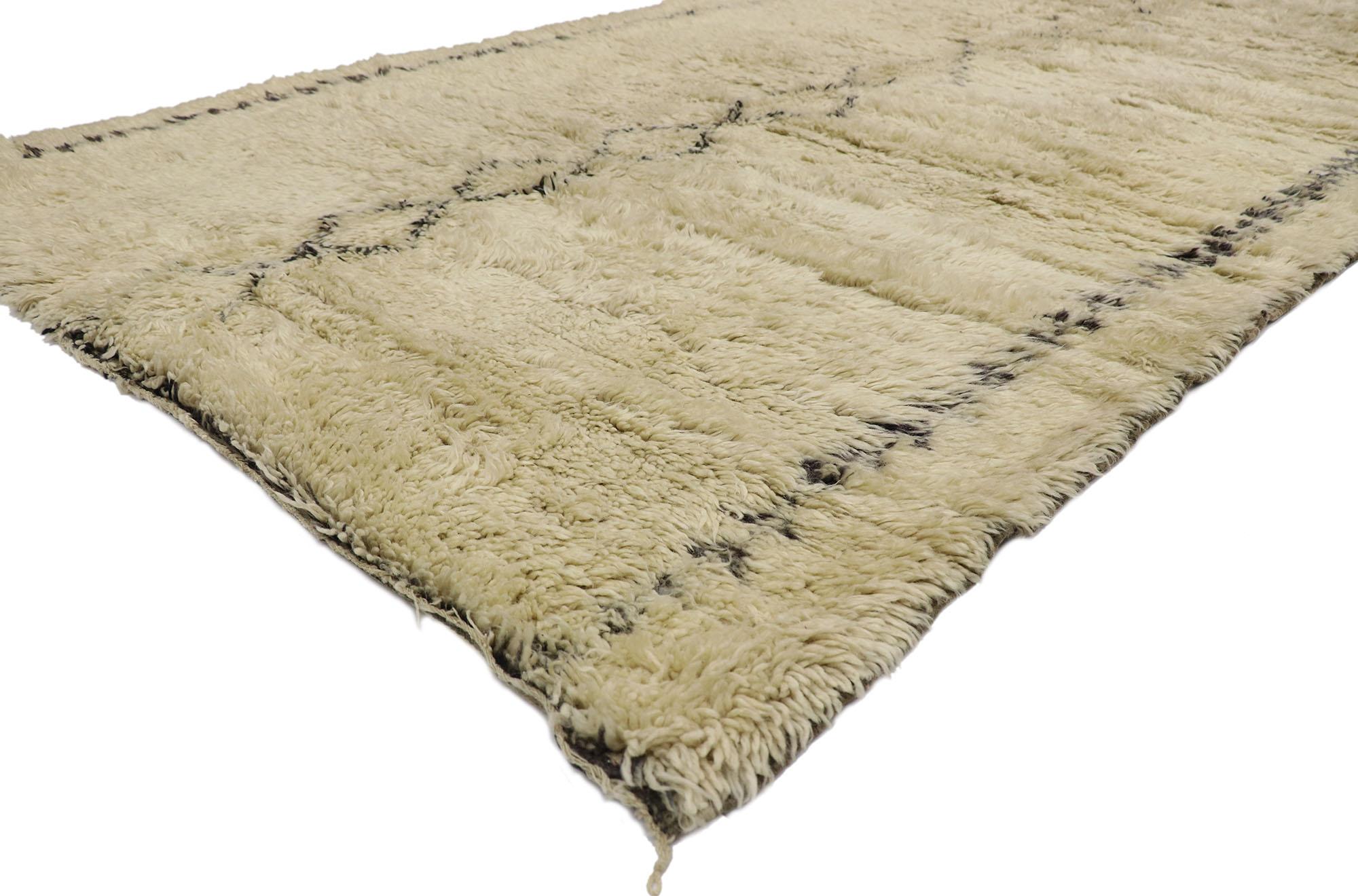 21402 Vintage Berber Beni Ourain Moroccan rug with Mid-Century Modern Style 06'07 x 11'06. With its simplicity, plush pile and Mid-Century Modern style, this hand knotted wool vintage Beni Ourain Moroccan rug provides a feeling of cozy contentment
