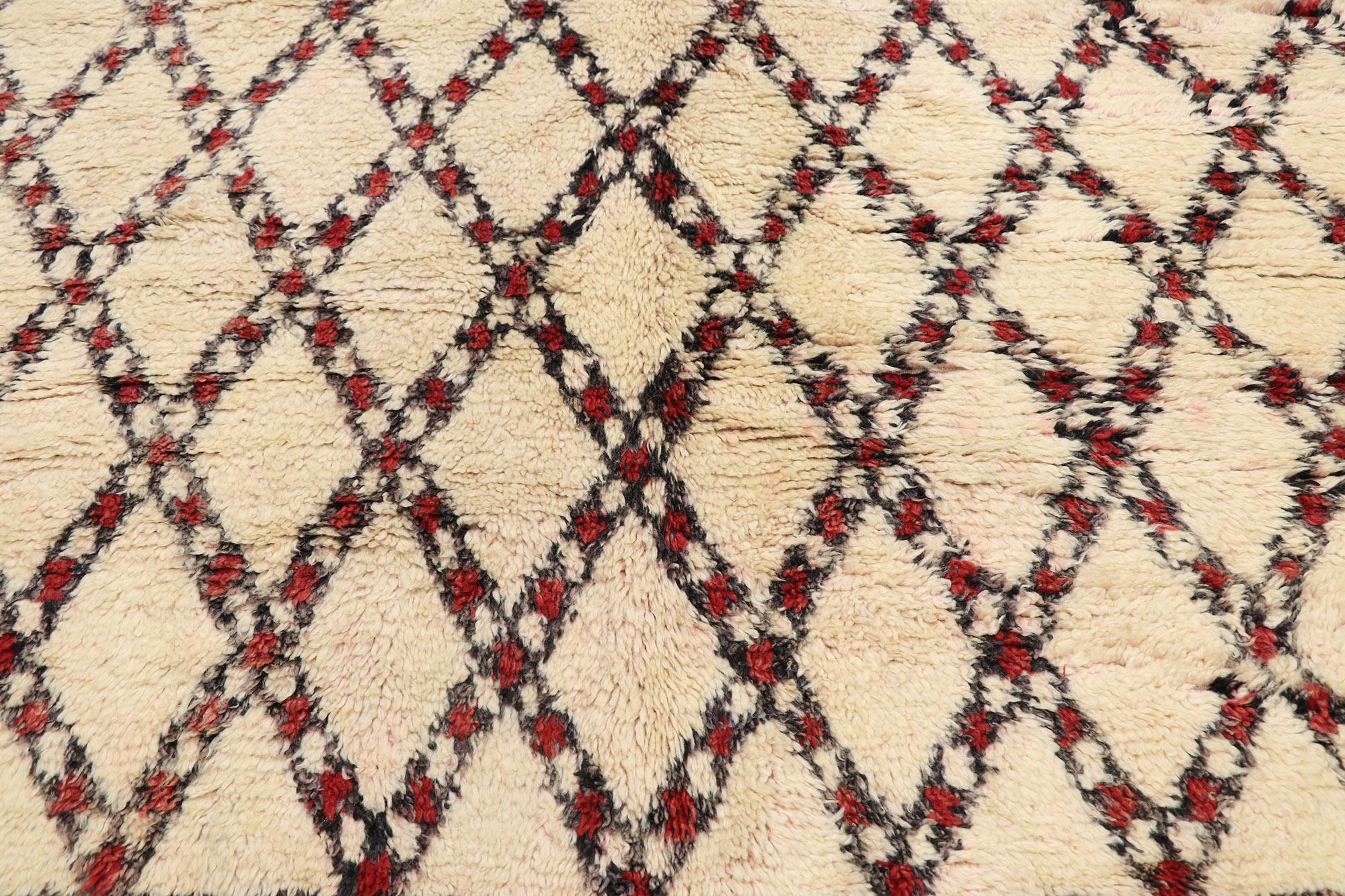 Vintage Berber Beni Ourain Moroccan Rug with Mid-Century Modern Style In Good Condition For Sale In Dallas, TX