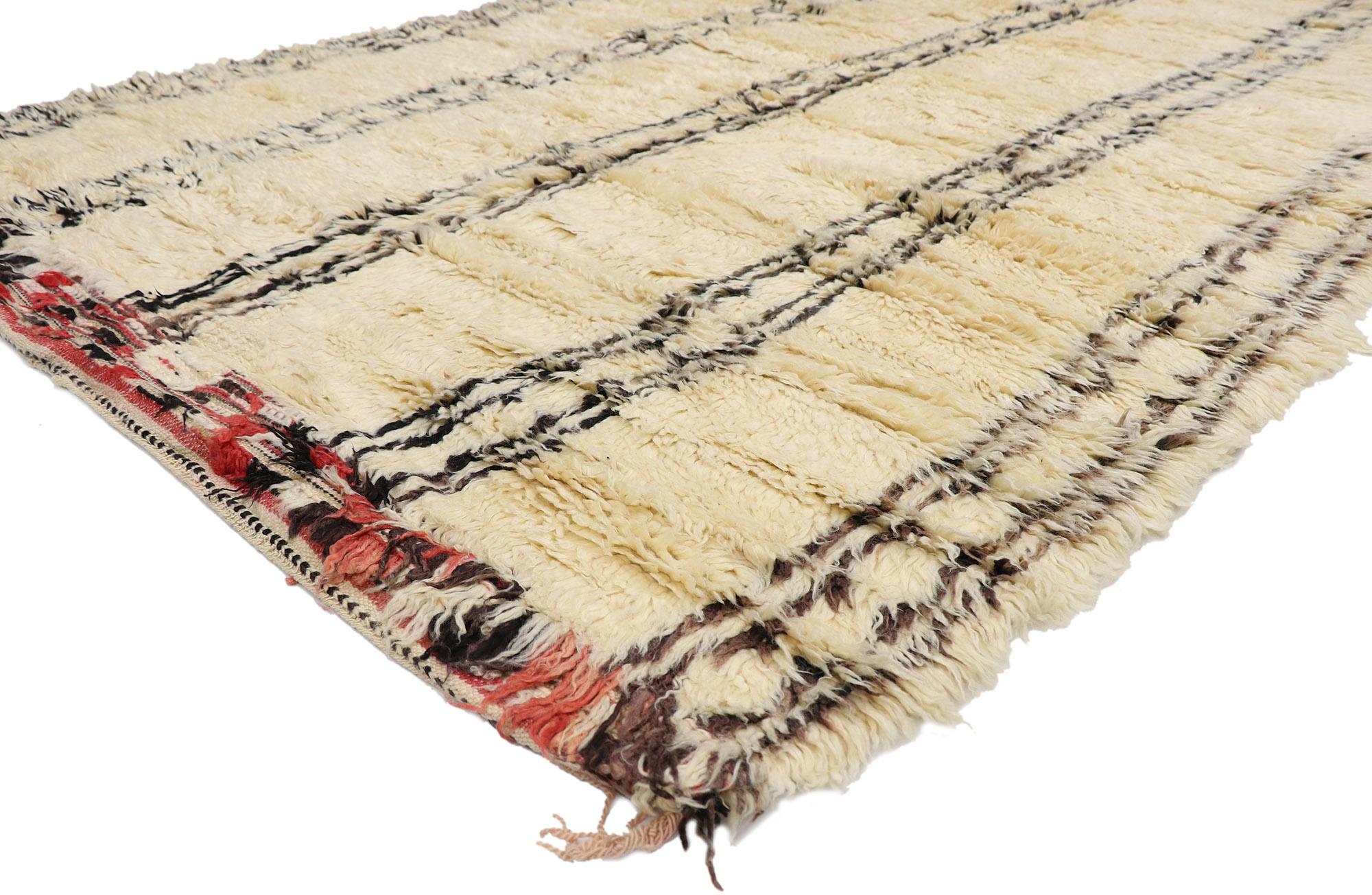 21377 Vintage Berber Beni Ourain Moroccan rug with Mid-Century Modern Style 06'03 x 09'00. With its simplicity, plush pile and Mid-Century Modern style, this hand knotted wool vintage Beni Ourain Moroccan rug provides a feeling of cozy contentment