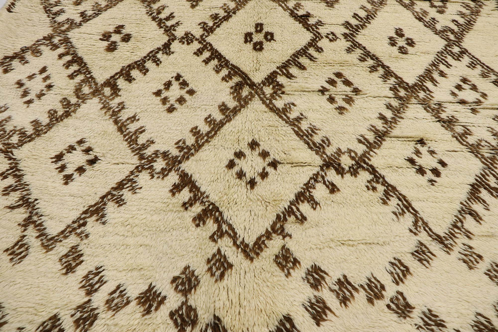 Marocchino Tappeto berbero Beni Ourain marocchino vintage con stile tribale in vendita