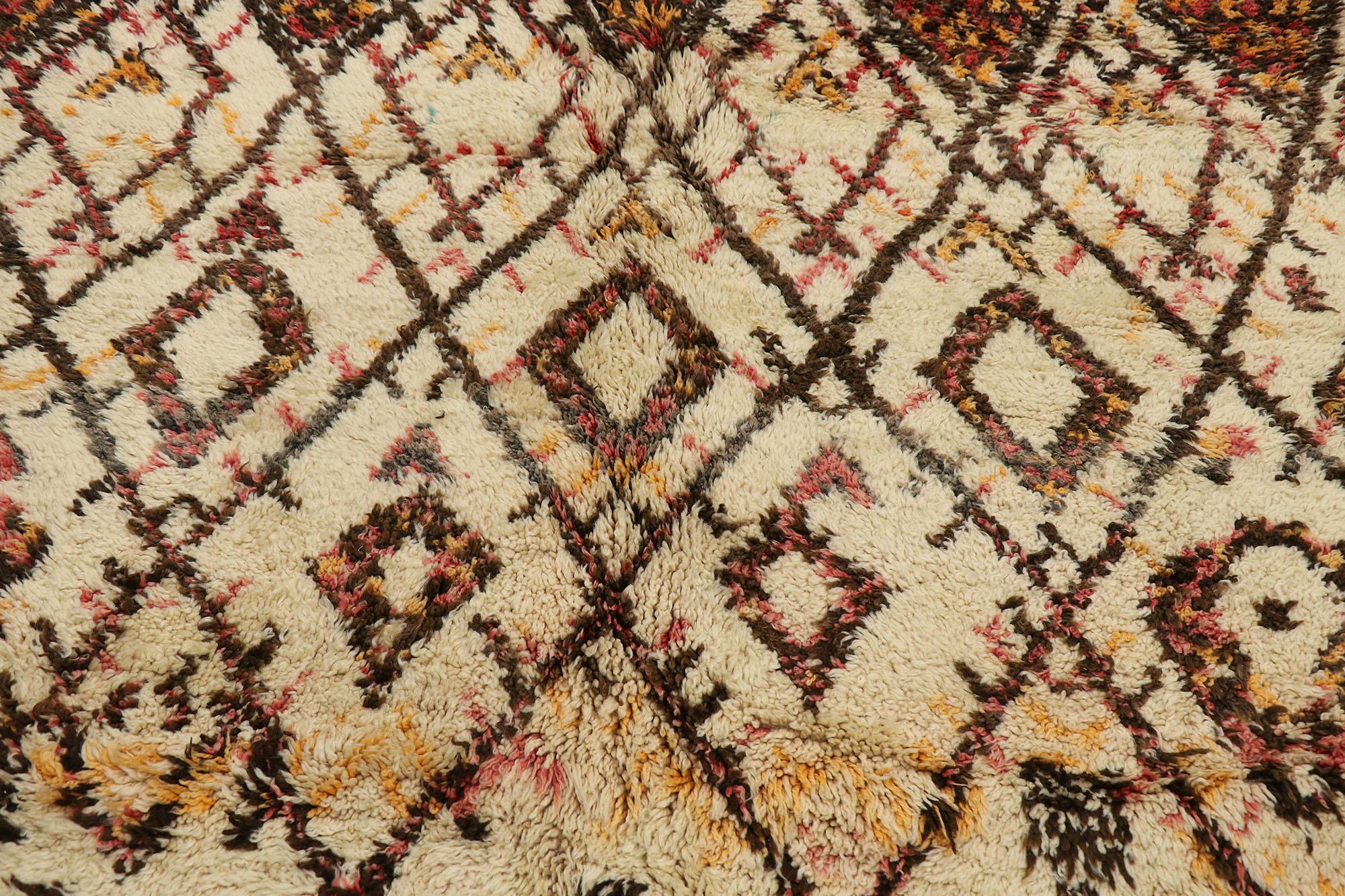 Vintage Berber Beni Ourain Moroccan Rug with Tribal Style In Good Condition For Sale In Dallas, TX