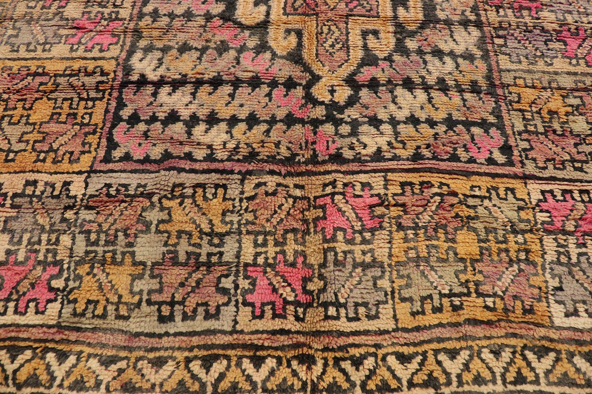 Vintage Berber Boujad Moroccan Rug with Bohemian Style In Good Condition For Sale In Dallas, TX
