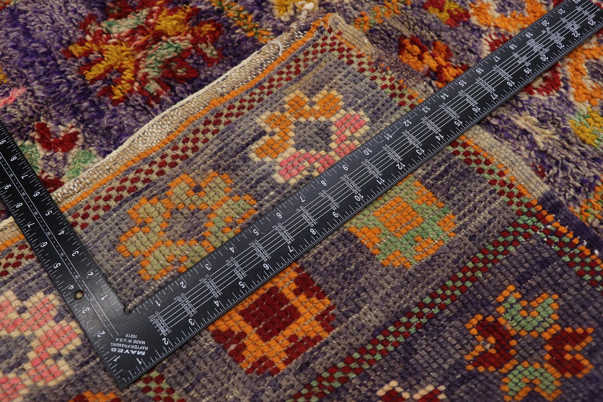 20th Century Vintage Berber Boujad Moroccan Rug with Bohemian Style For Sale