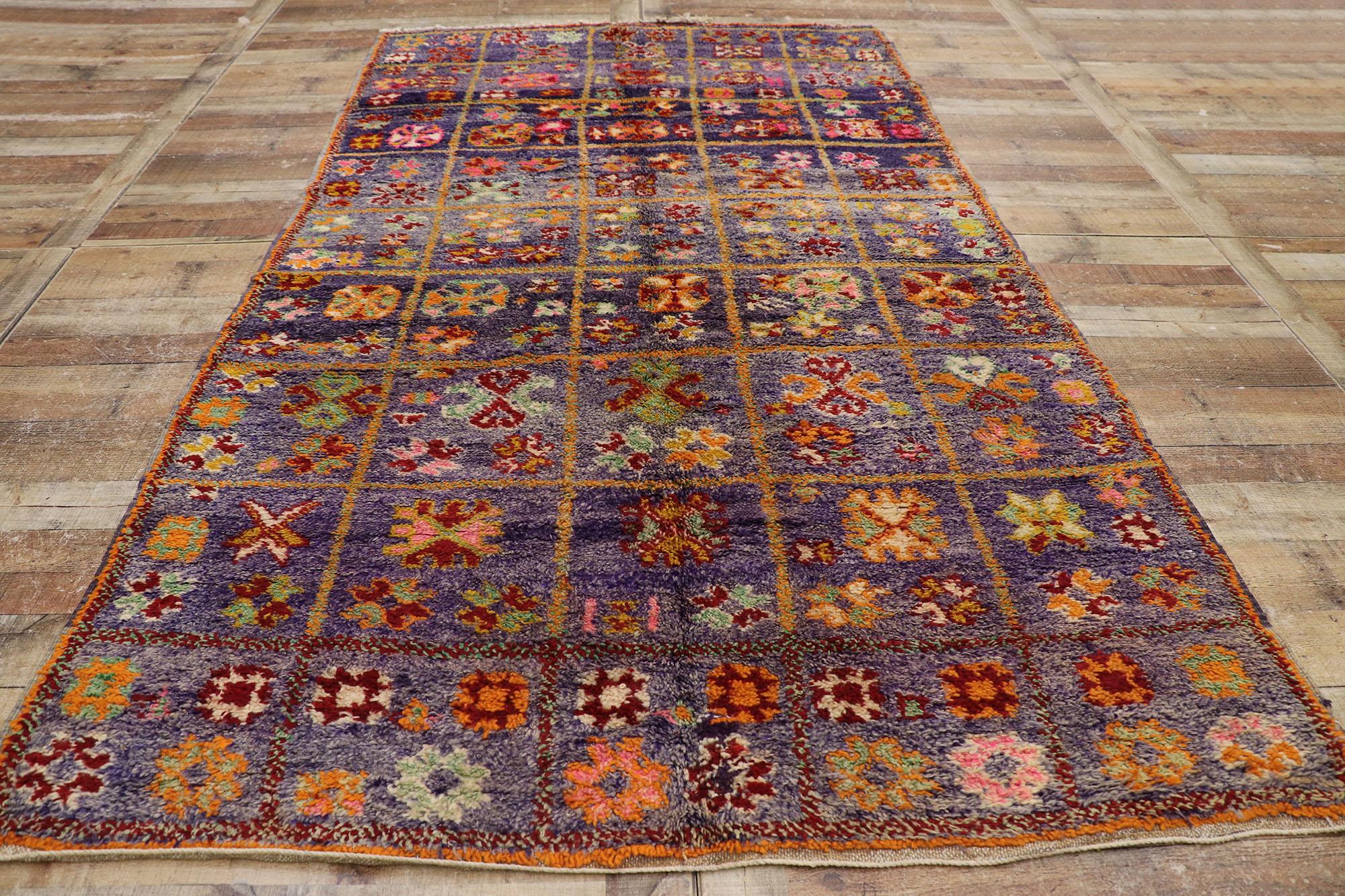 Vintage Berber Boujad Moroccan Rug with Bohemian Style For Sale 1