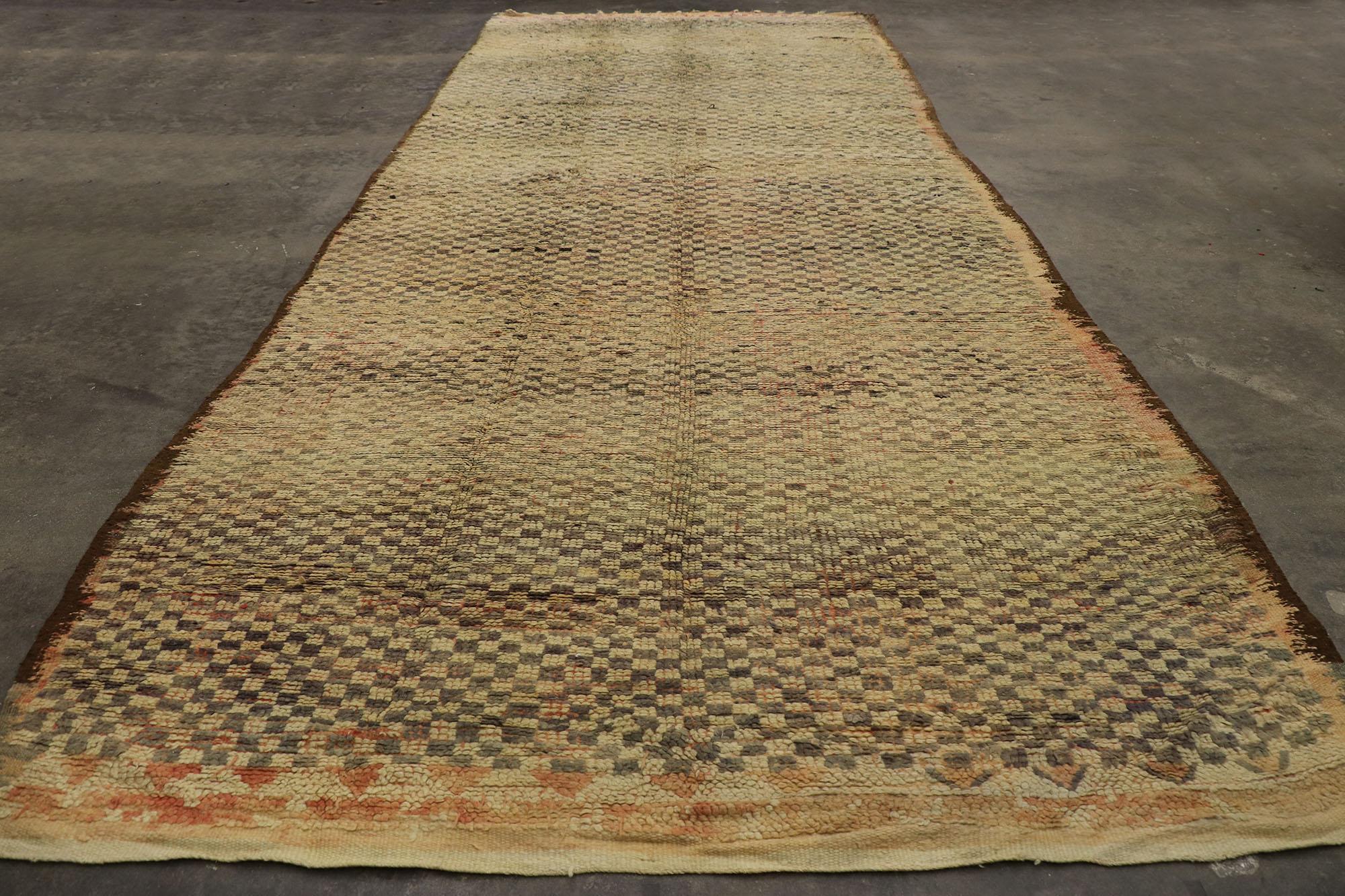 Vintage Berber Boujad Moroccan Rug with Modern Rustic Style For Sale 1
