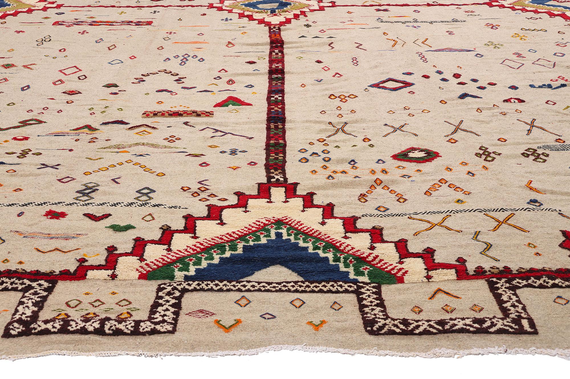 Alfombra marroquí bereber Glaoui de 1980 con diseño en relieve Movimiento estético en venta