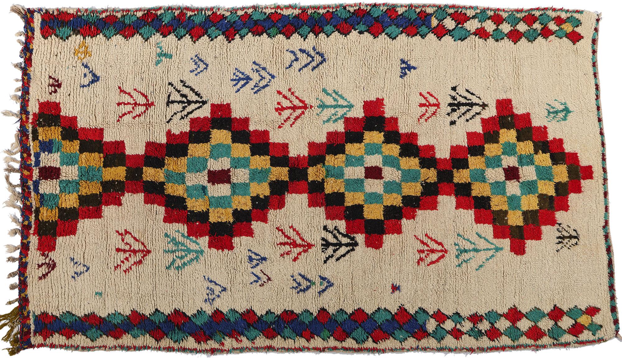 Marokkanischer Azilal-Teppich aus Berber, Cozy Boho Chic Meets Stammeskunst-Enchantment, Vintage im Angebot 3