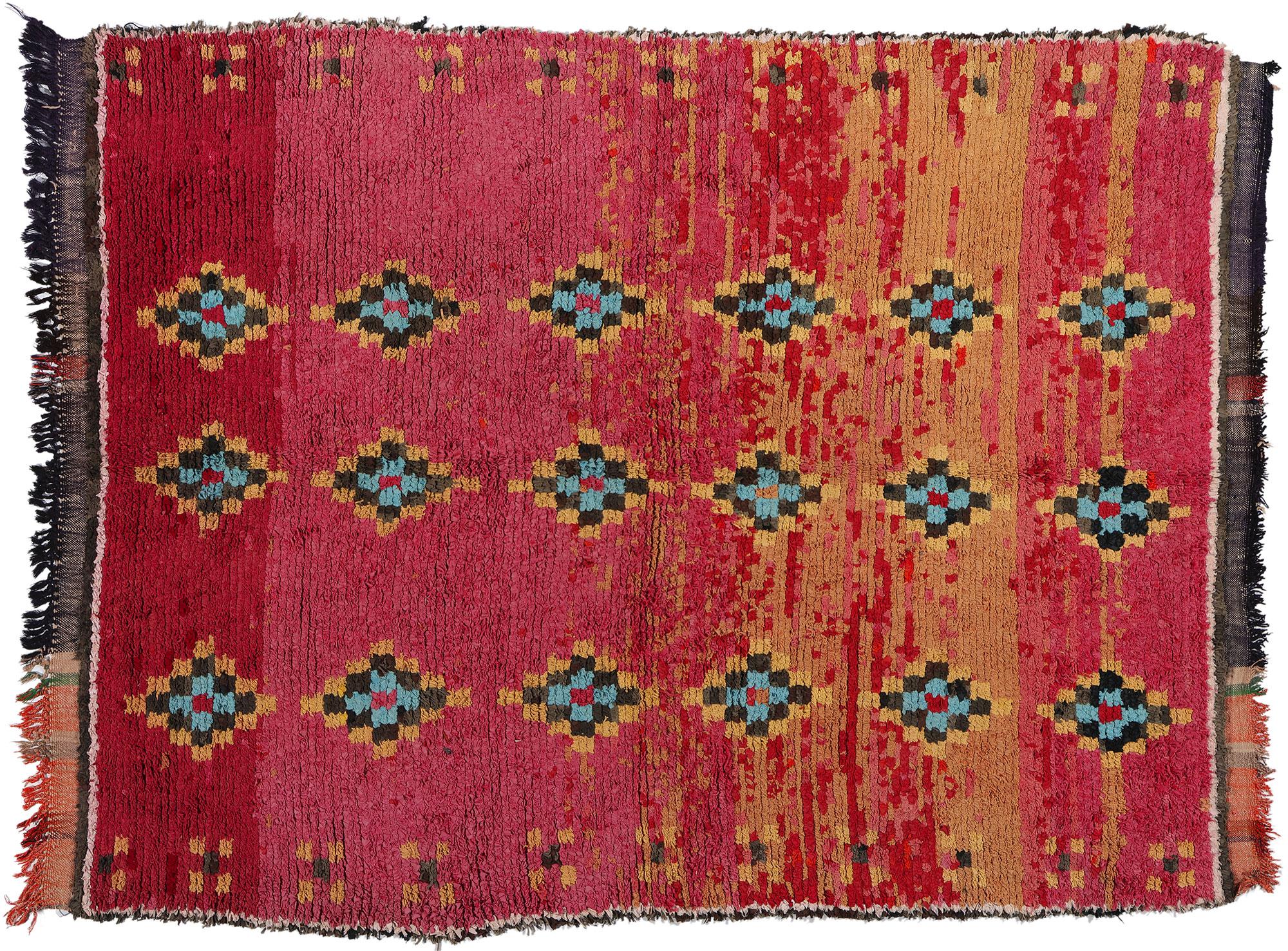 Tappeto vintage berbero marocchino Azilal, accogliente Boho Chic che incontra l'incanto tribale in vendita 2