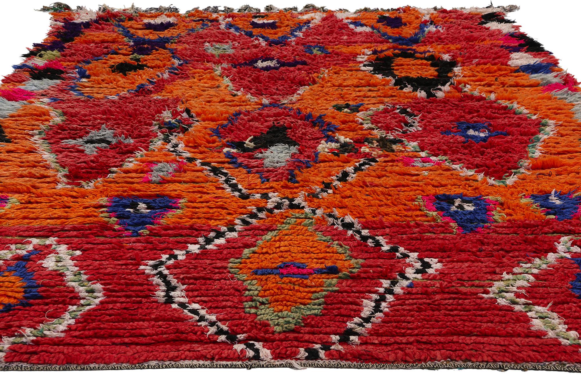 Marokkanischer Azilal-Teppich aus Berber, Cozy Boho Chic Meets Stammeskunst-Enchantment, Vintage (Böhmisch) im Angebot