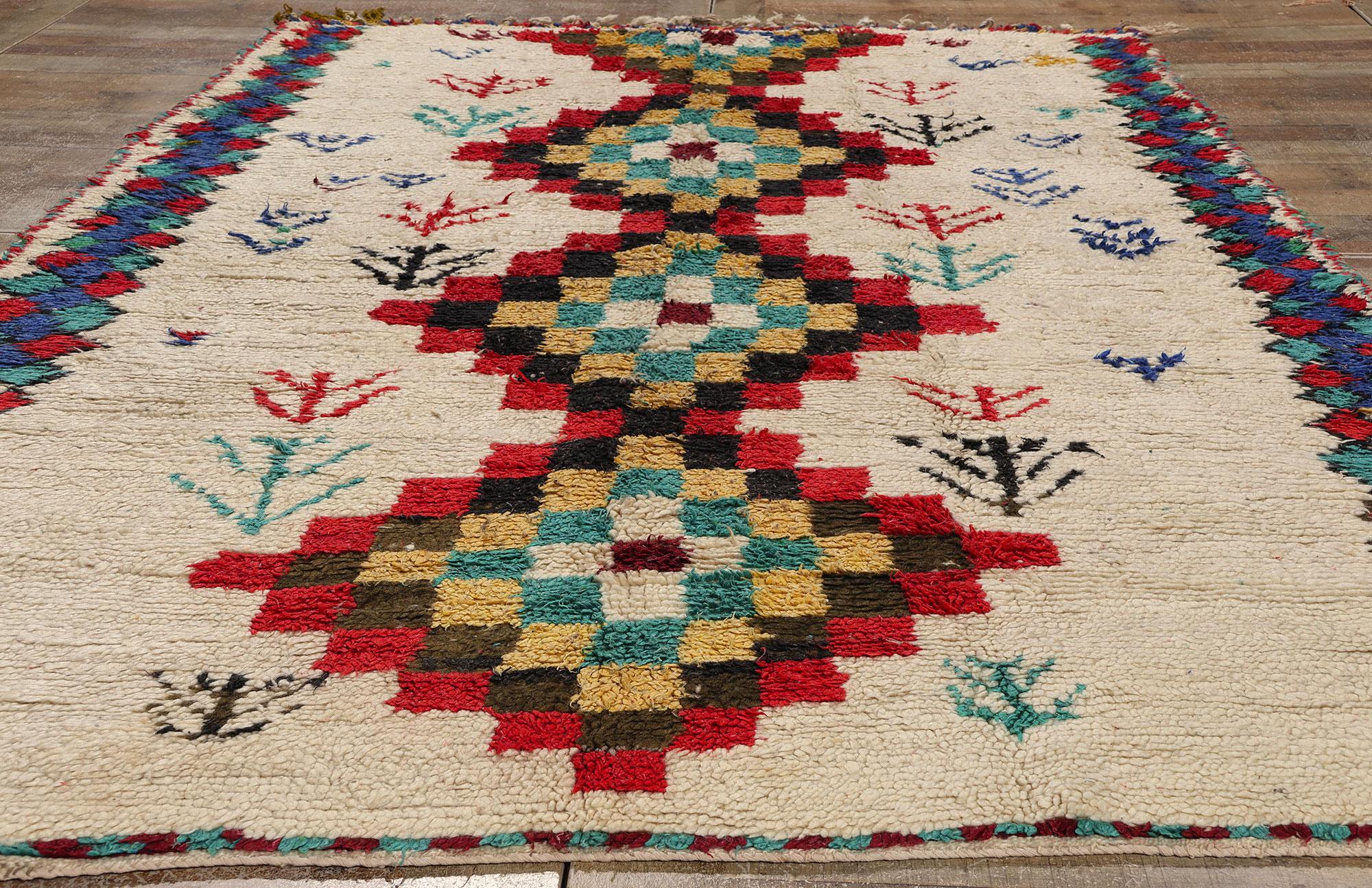Marokkanischer Azilal-Teppich aus Berber, Cozy Boho Chic Meets Stammeskunst-Enchantment, Vintage im Angebot 1