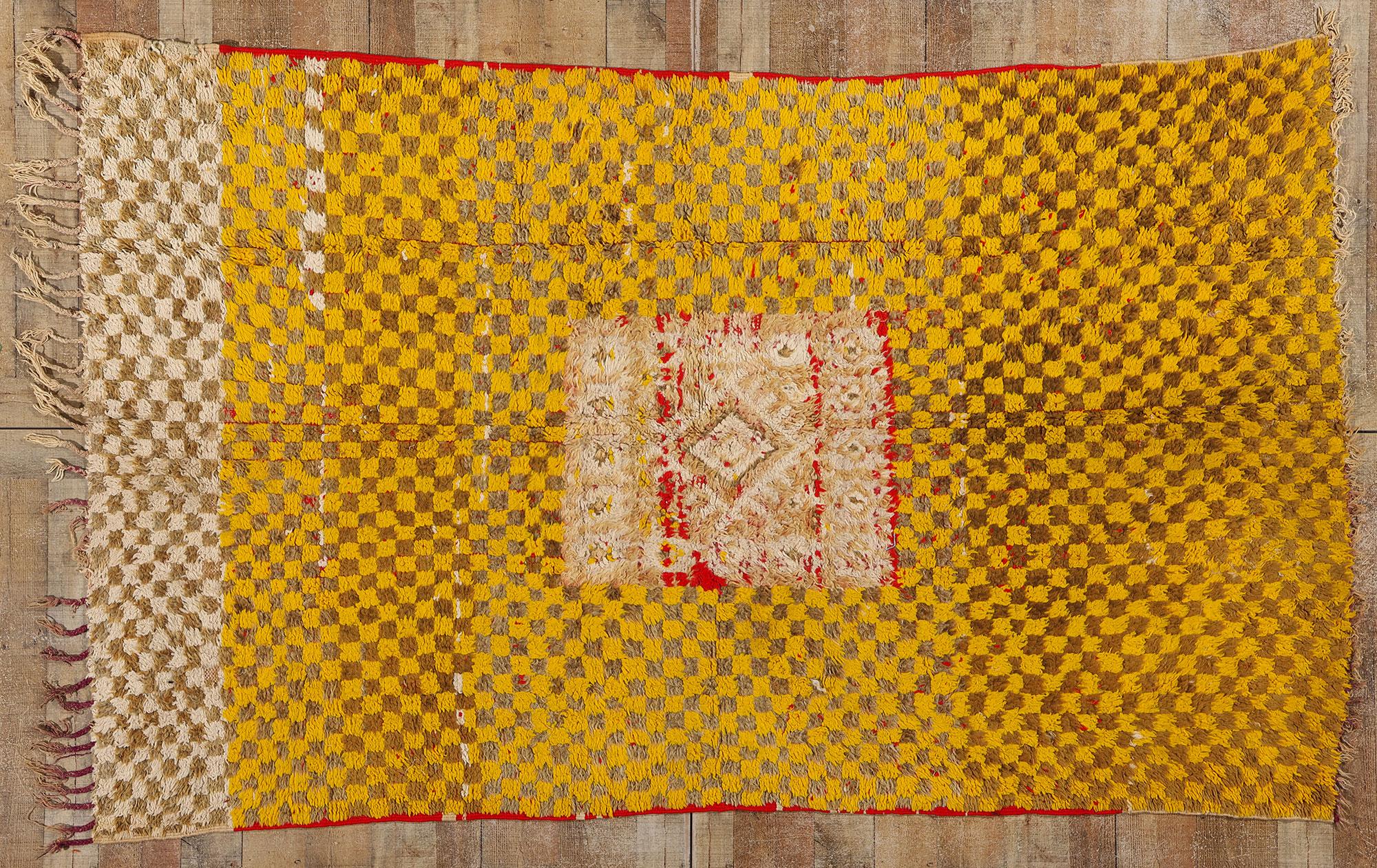 Tapis berbère marocain Azilal, Cozy Boho Chic rencontre l'enchantement tribal en vente 1