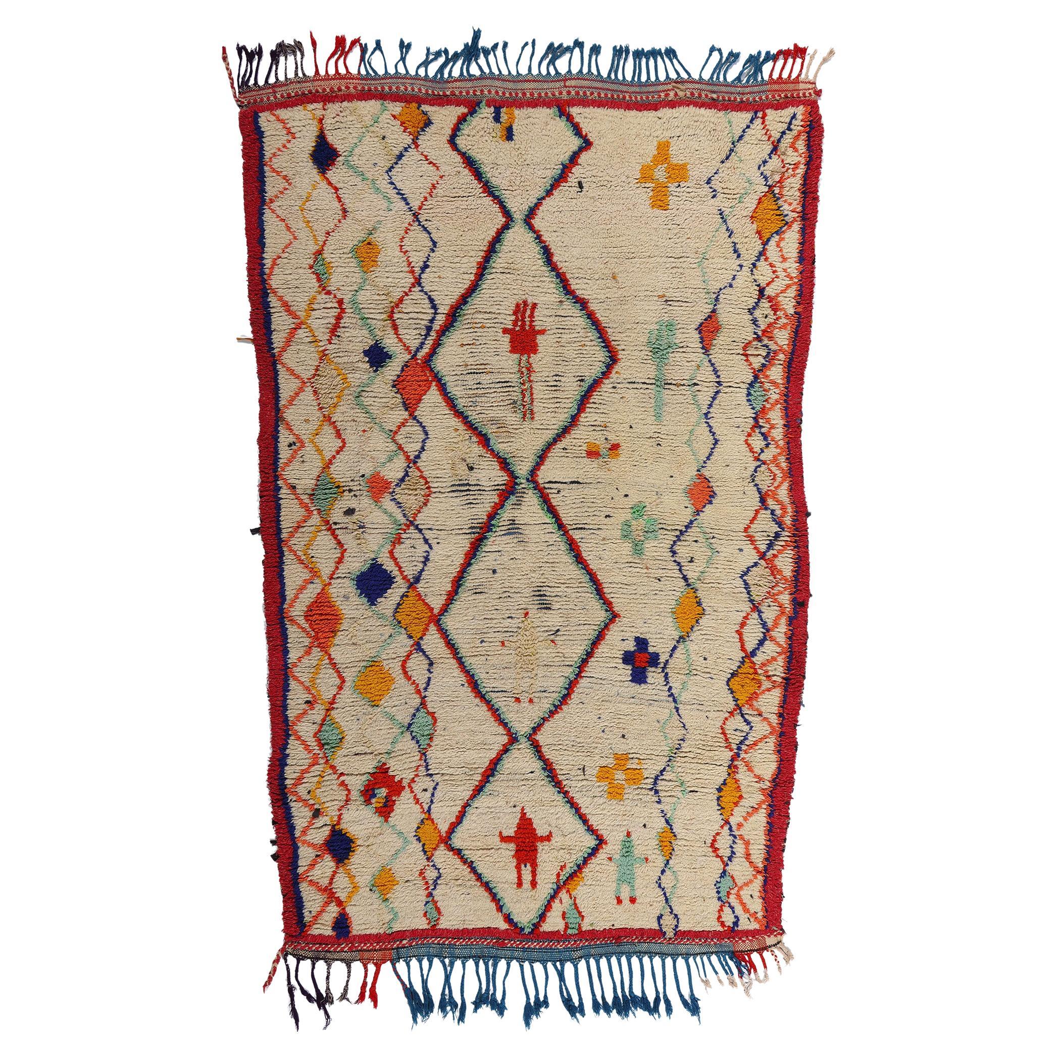 Marokkanischer Azilal-Teppich aus Berber, Cozy Boho Chic Meets Stammeskunst-Enchantment, Vintage im Angebot
